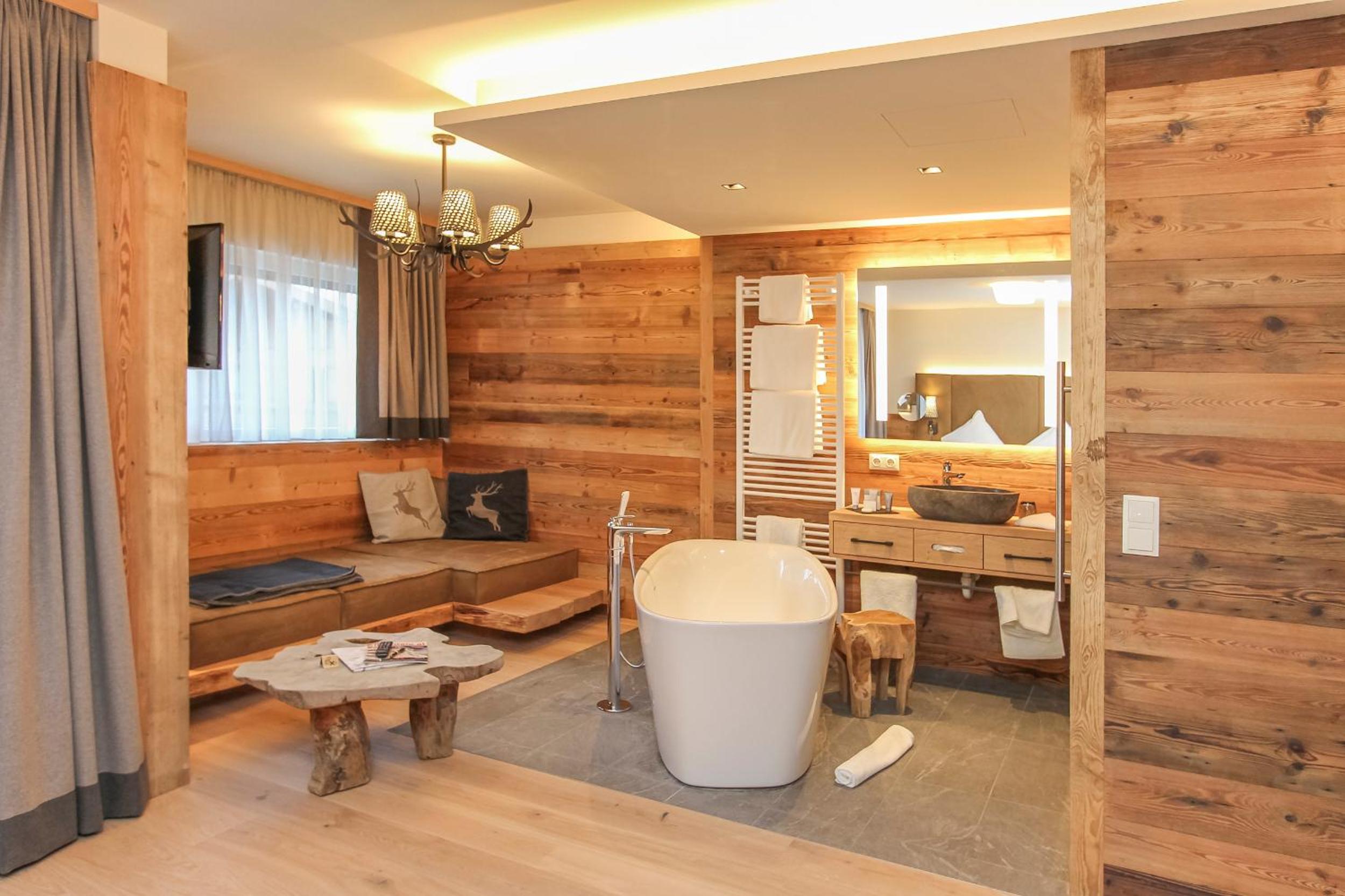 Superior Double Room with Balcony - Photo 7
