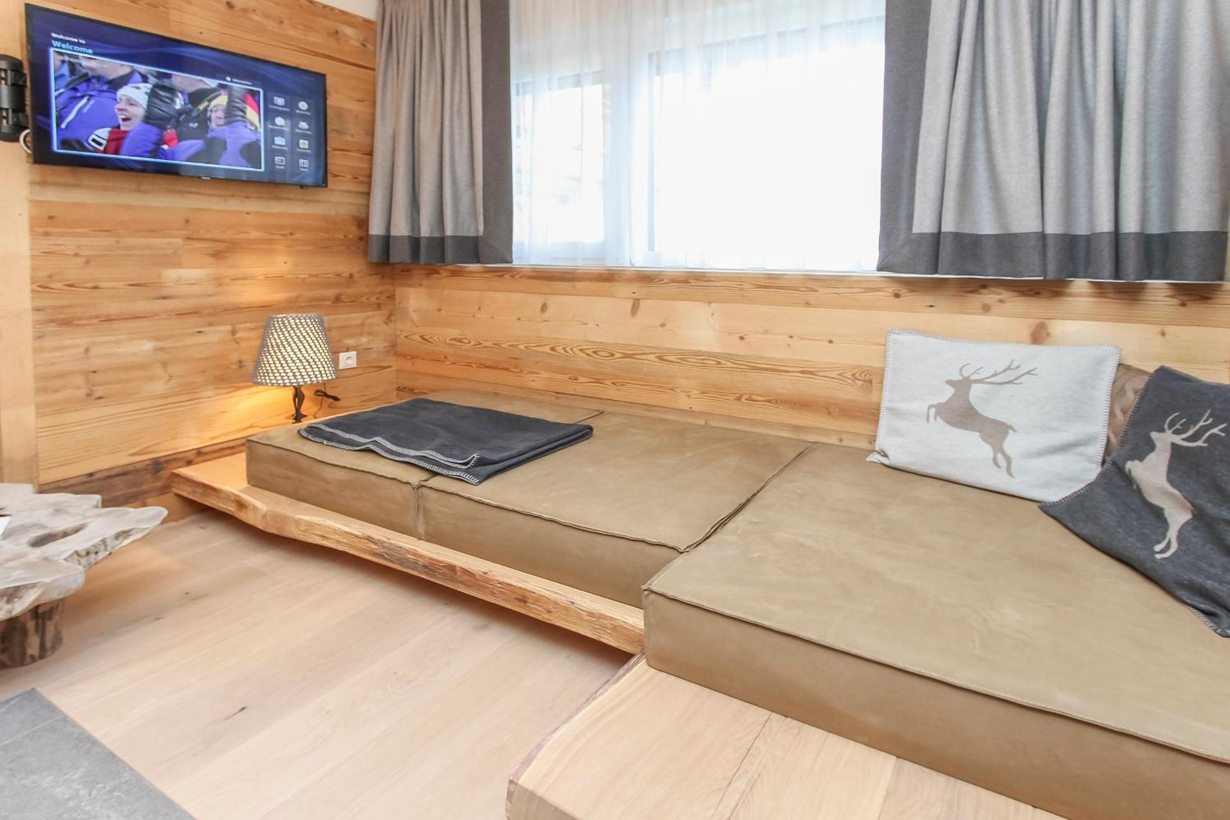 Superior Double Room with Balcony - Photo 4