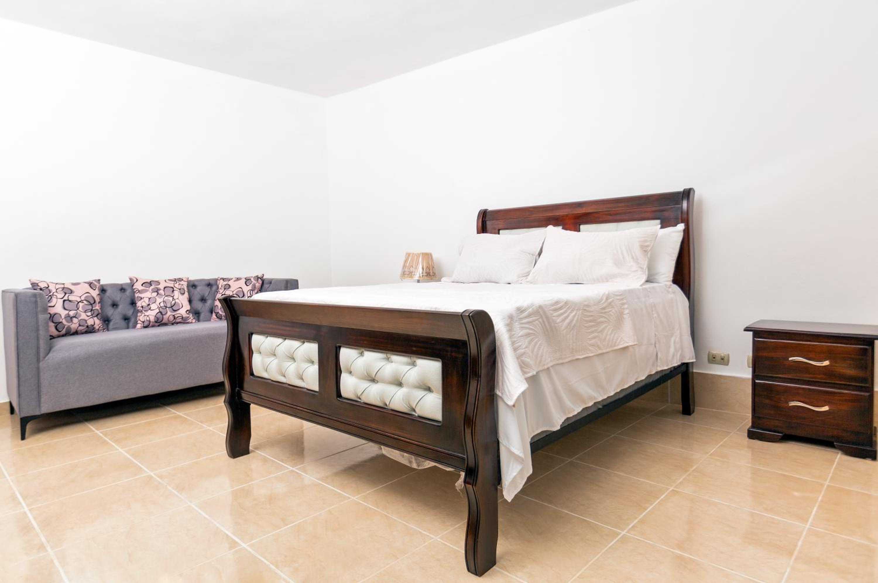 Two-Bedroom Deluxe Apartment with Garden View photo 3