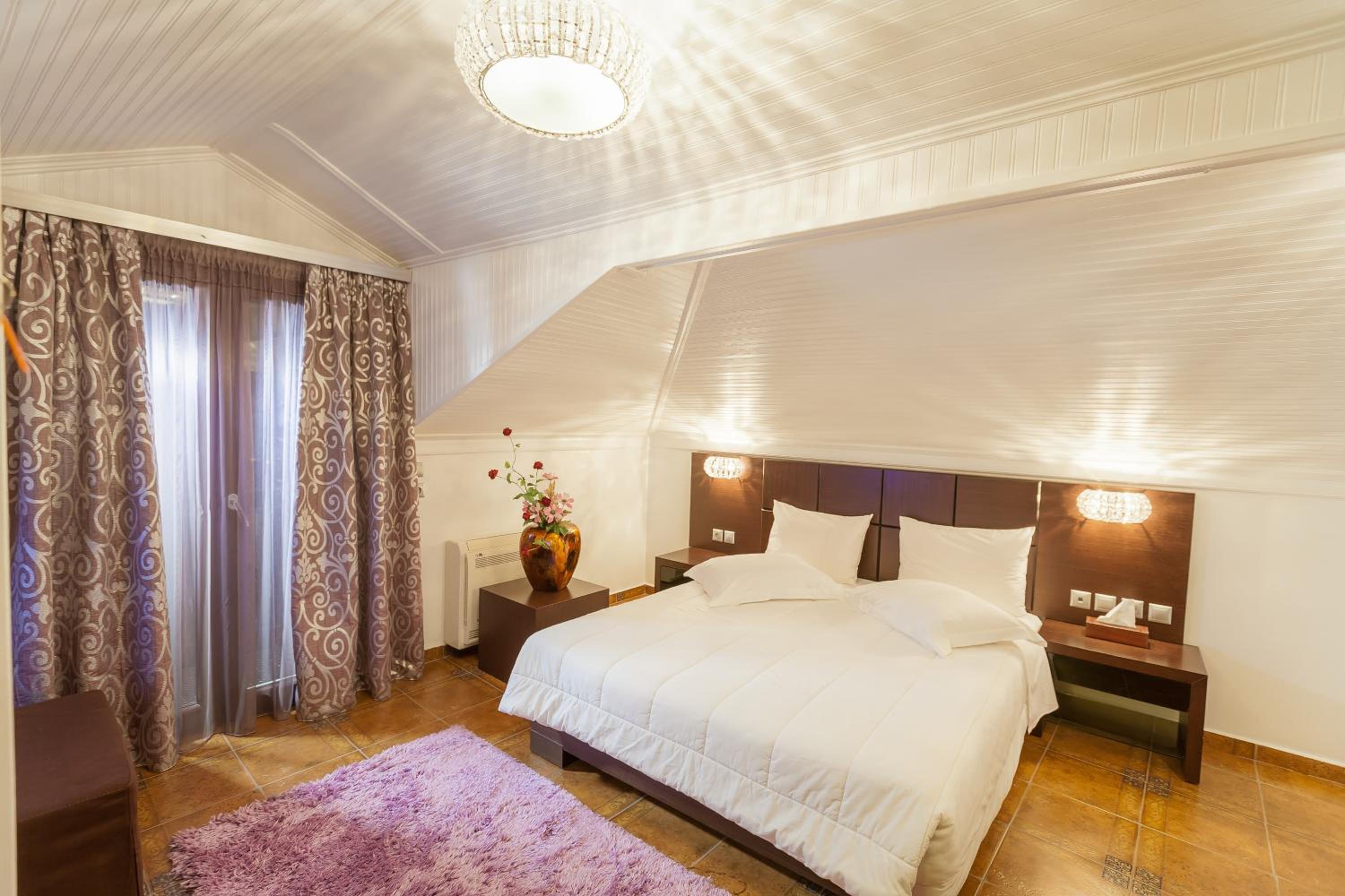 Double Room - Attic photo 1