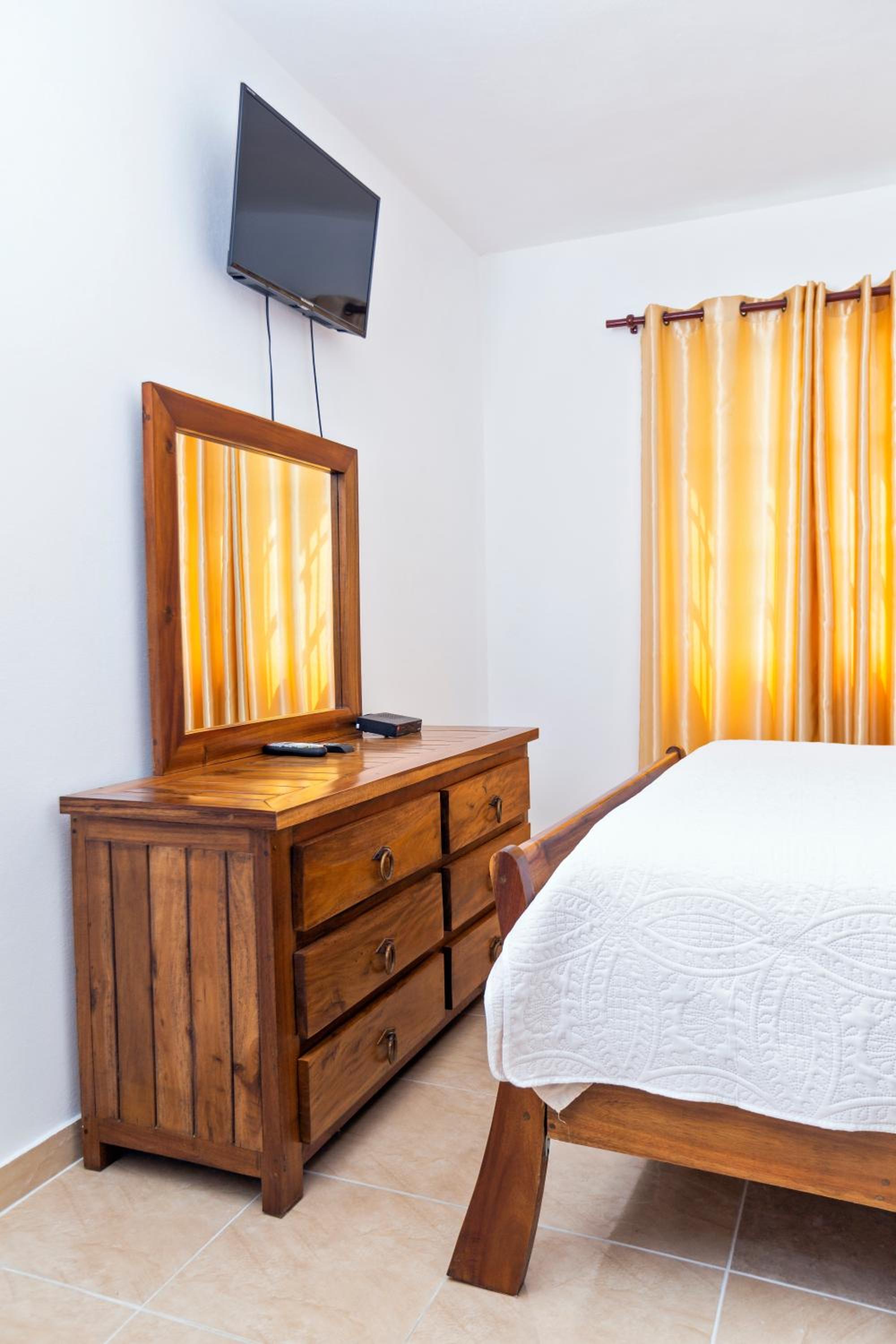 Two-Bedroom Apartment with Garden View photo 3