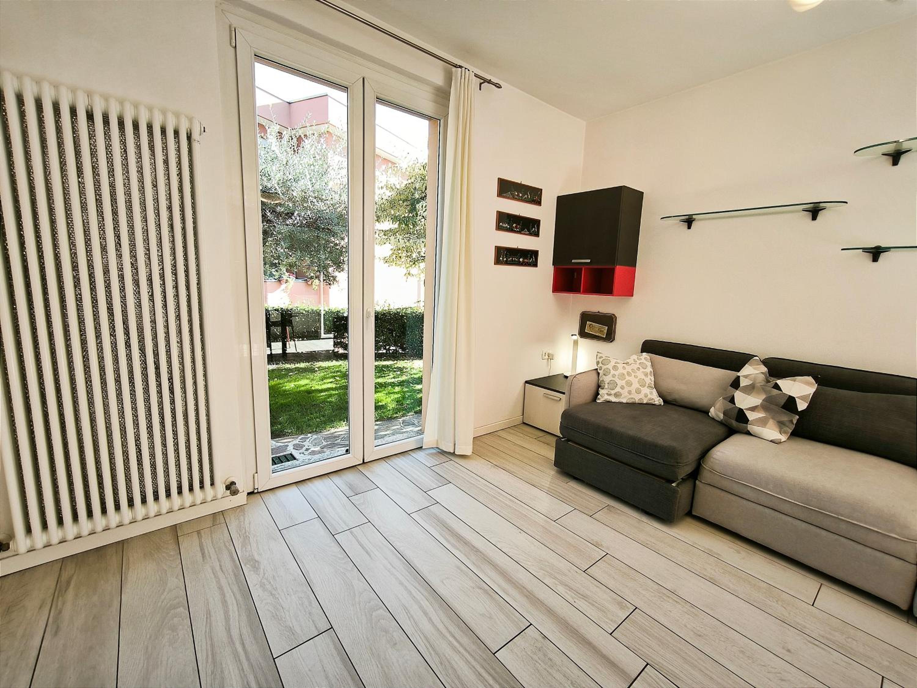 One-Bedroom House photo 1