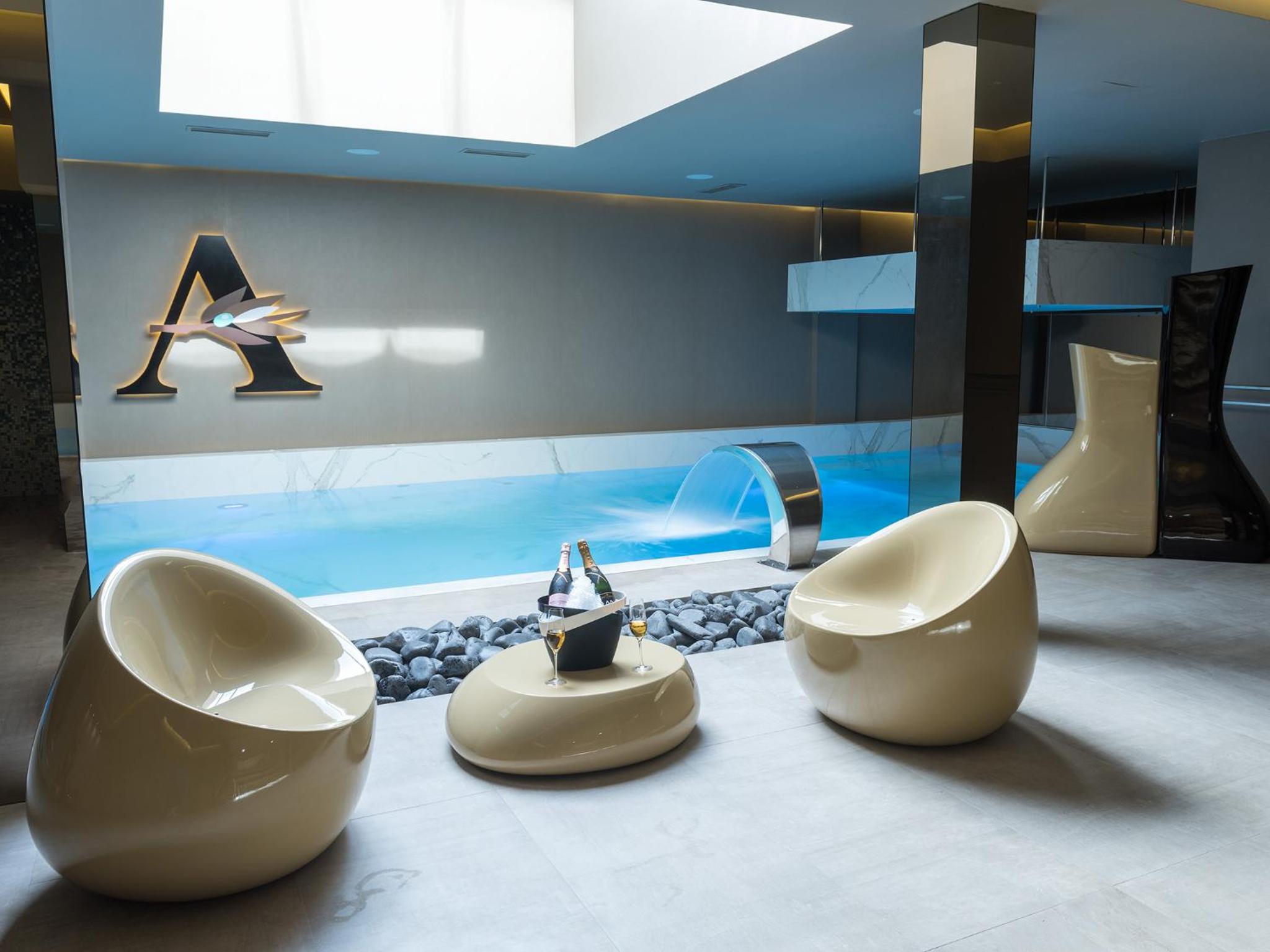 Double or Twin Room with Spa Access photo 3