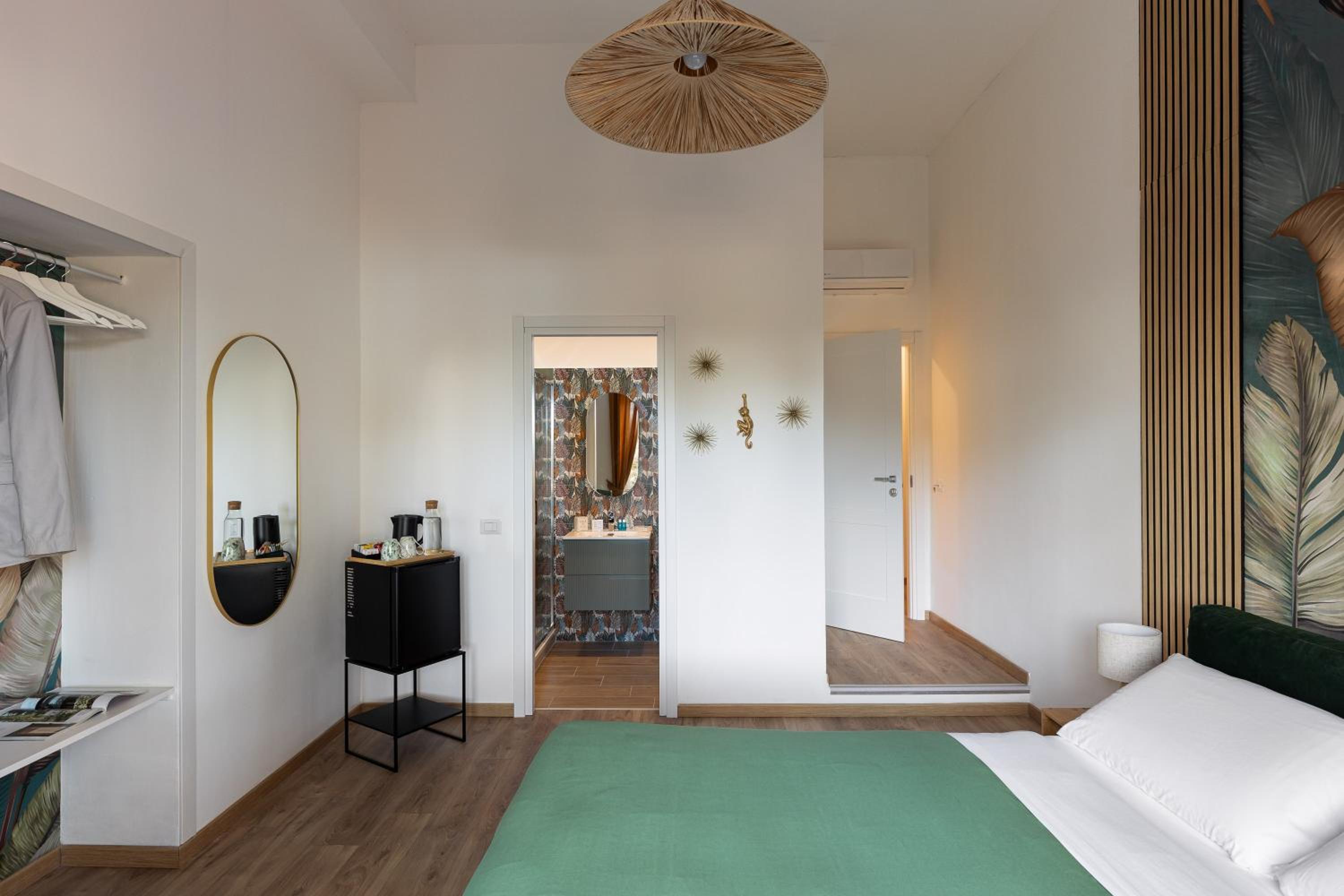 Deluxe Room - Photo 6