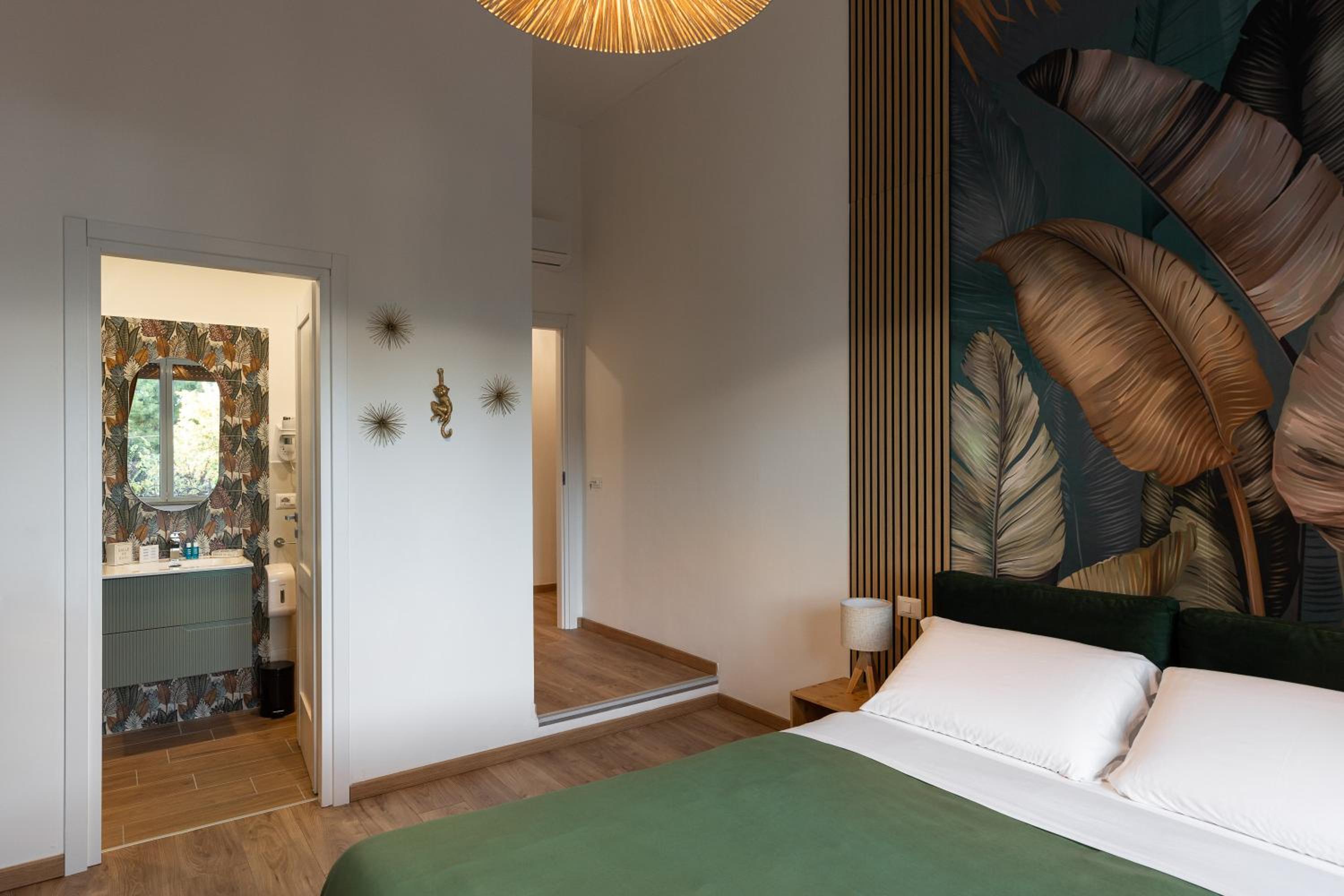 Deluxe Room - Photo 7