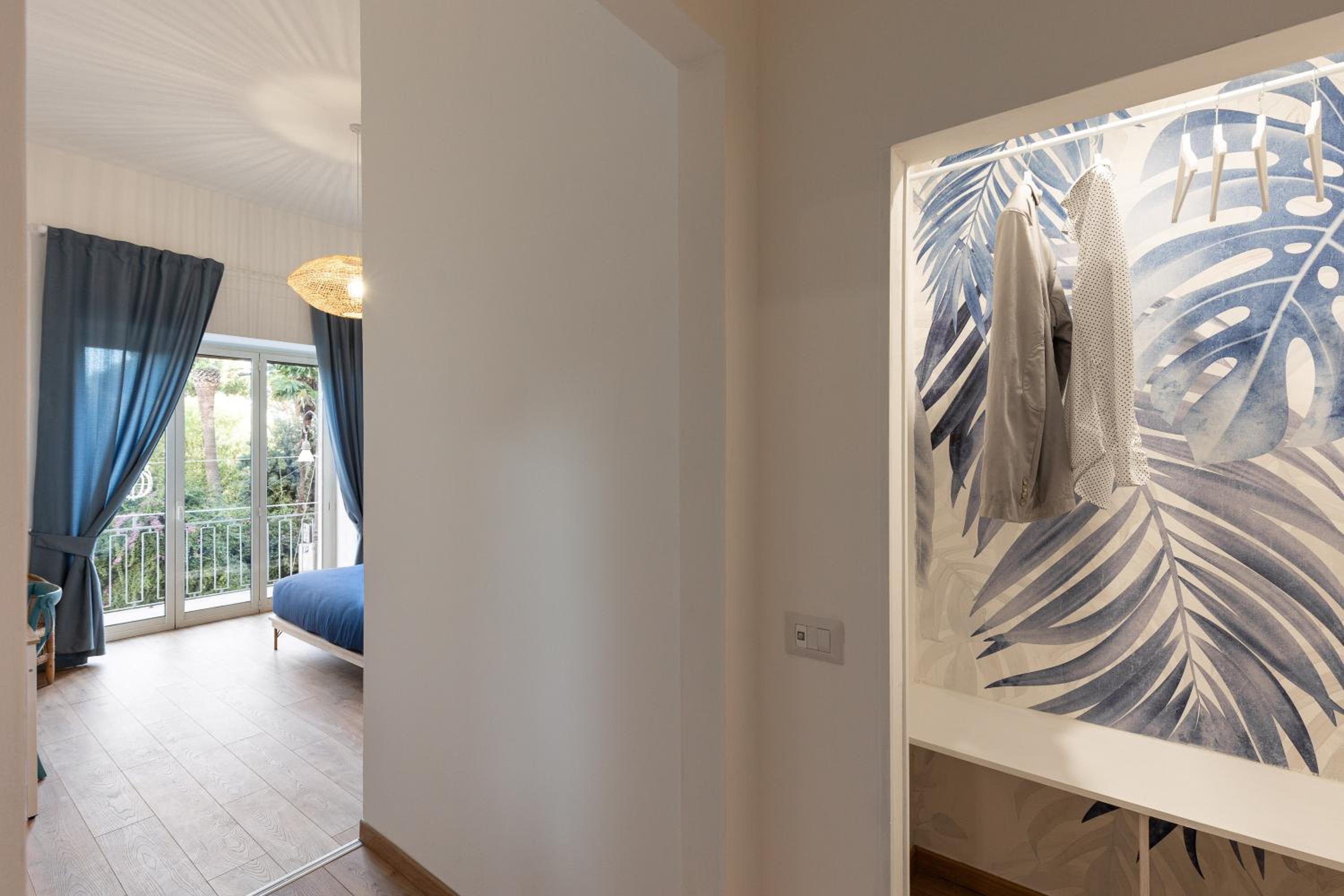 Deluxe Double Room with Balcony photo 3