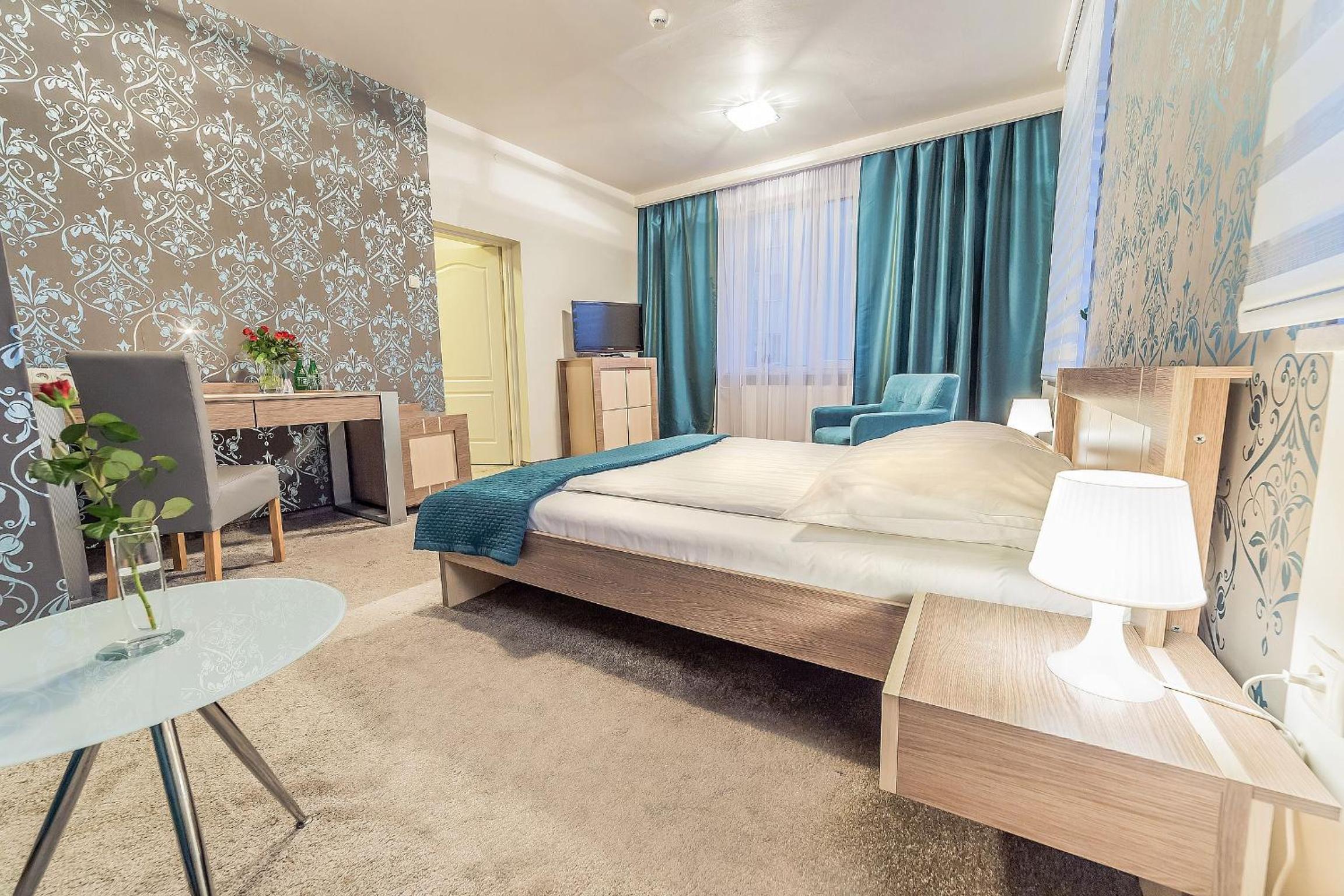 Deluxe Family Room - Photo 8