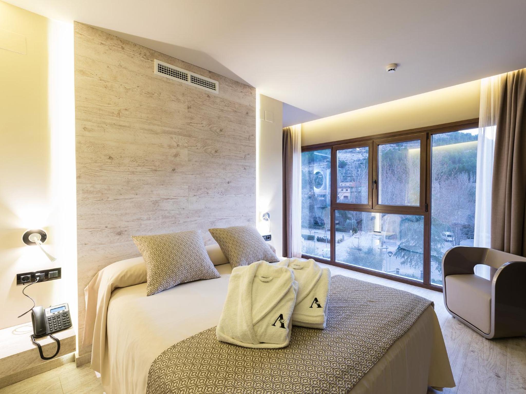 Habitación Queen con vista a la piscina
