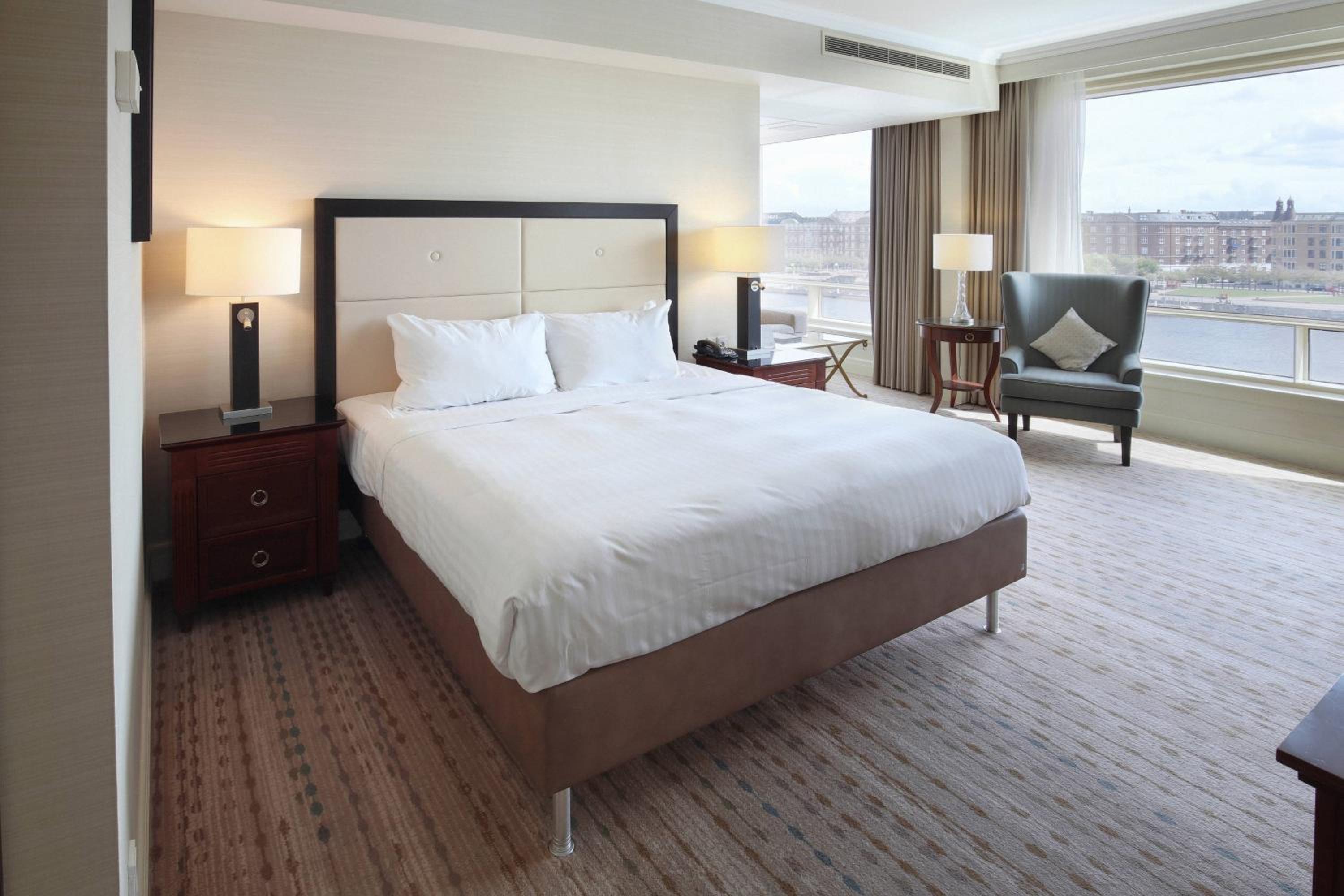 Junior King Suite - Executive Lounge Access