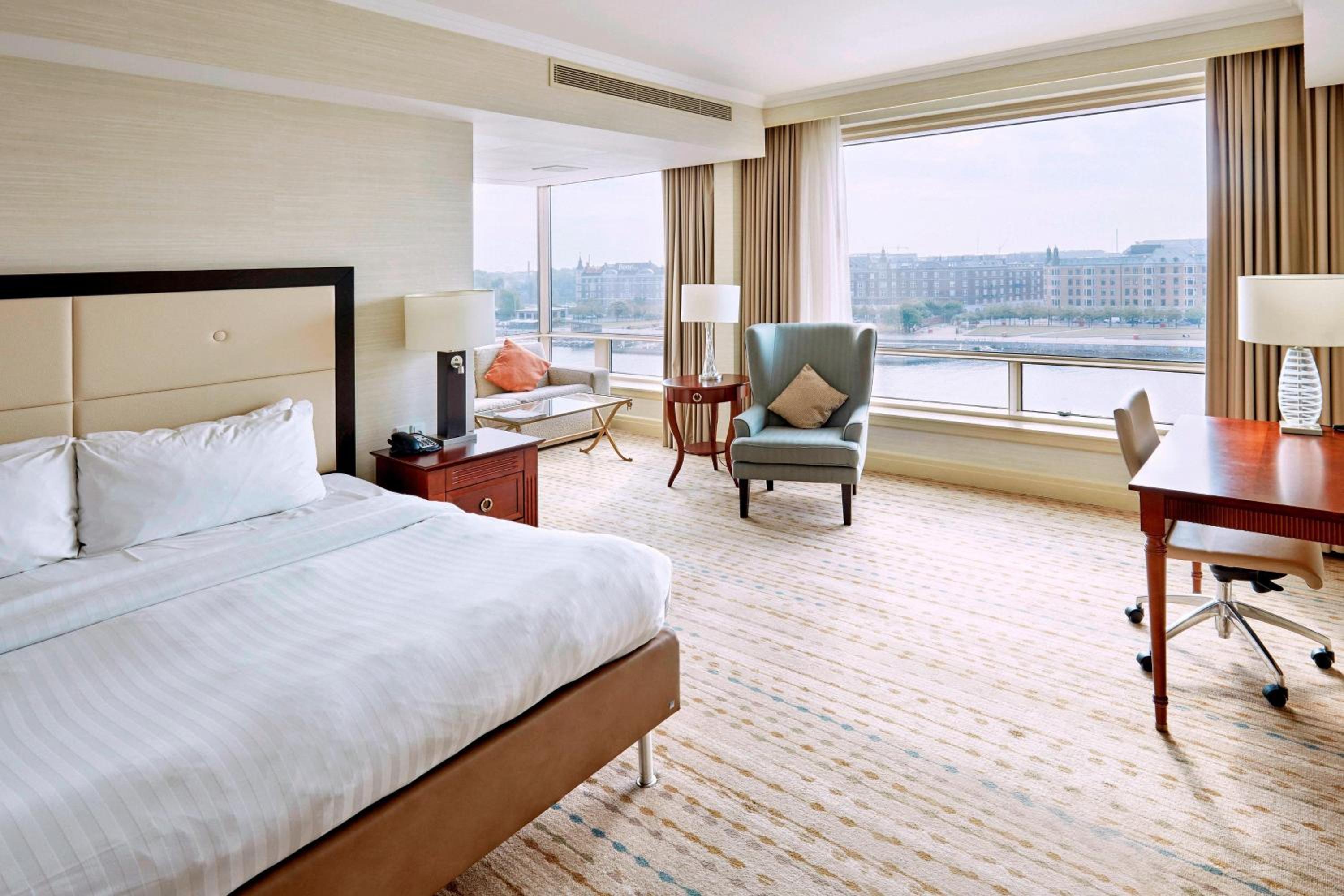 Junior King Suite - Executive Lounge Access
