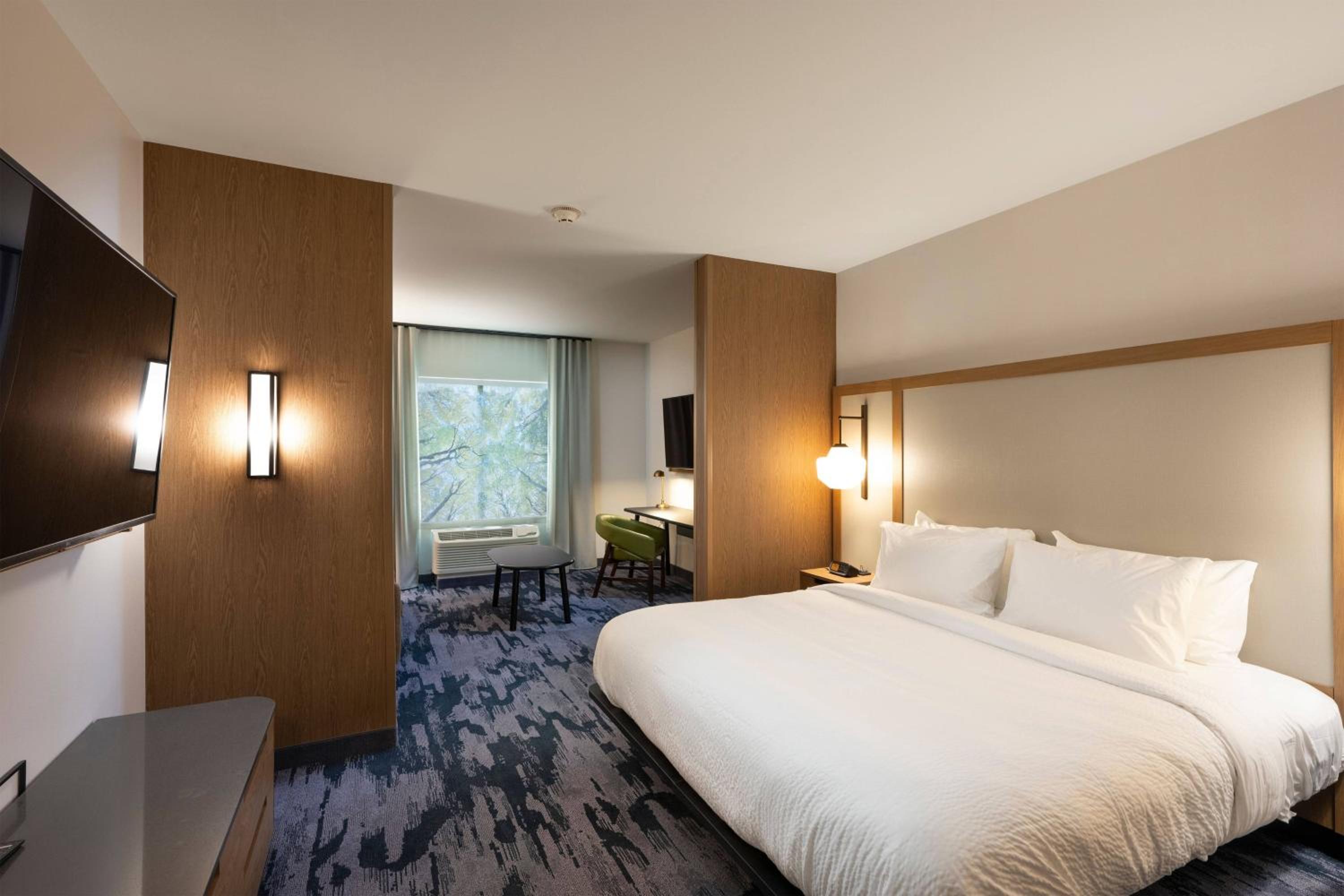 King Suite with Sofa Bed - Photo 2