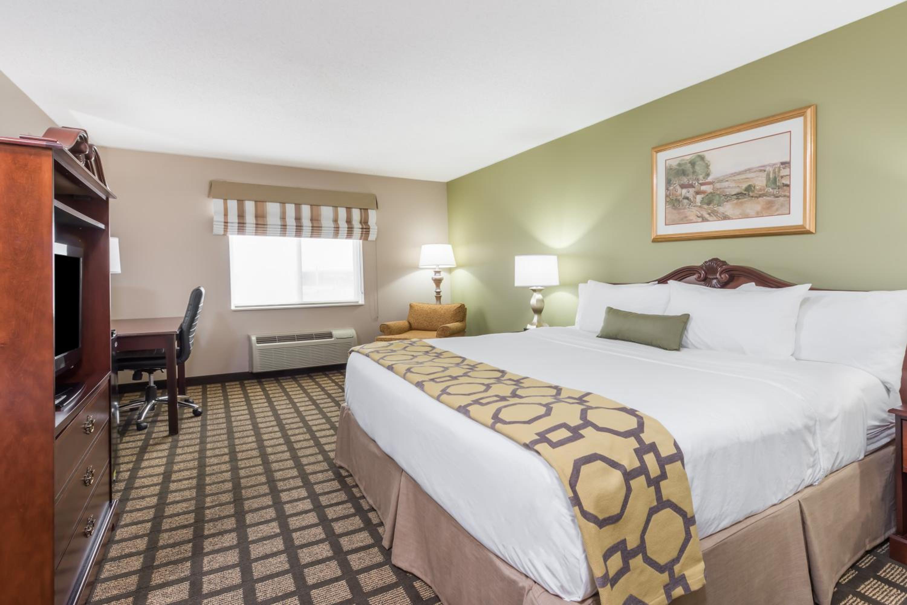 Deluxe King Room - Disability Access/Non-Smoking - Photo 6
