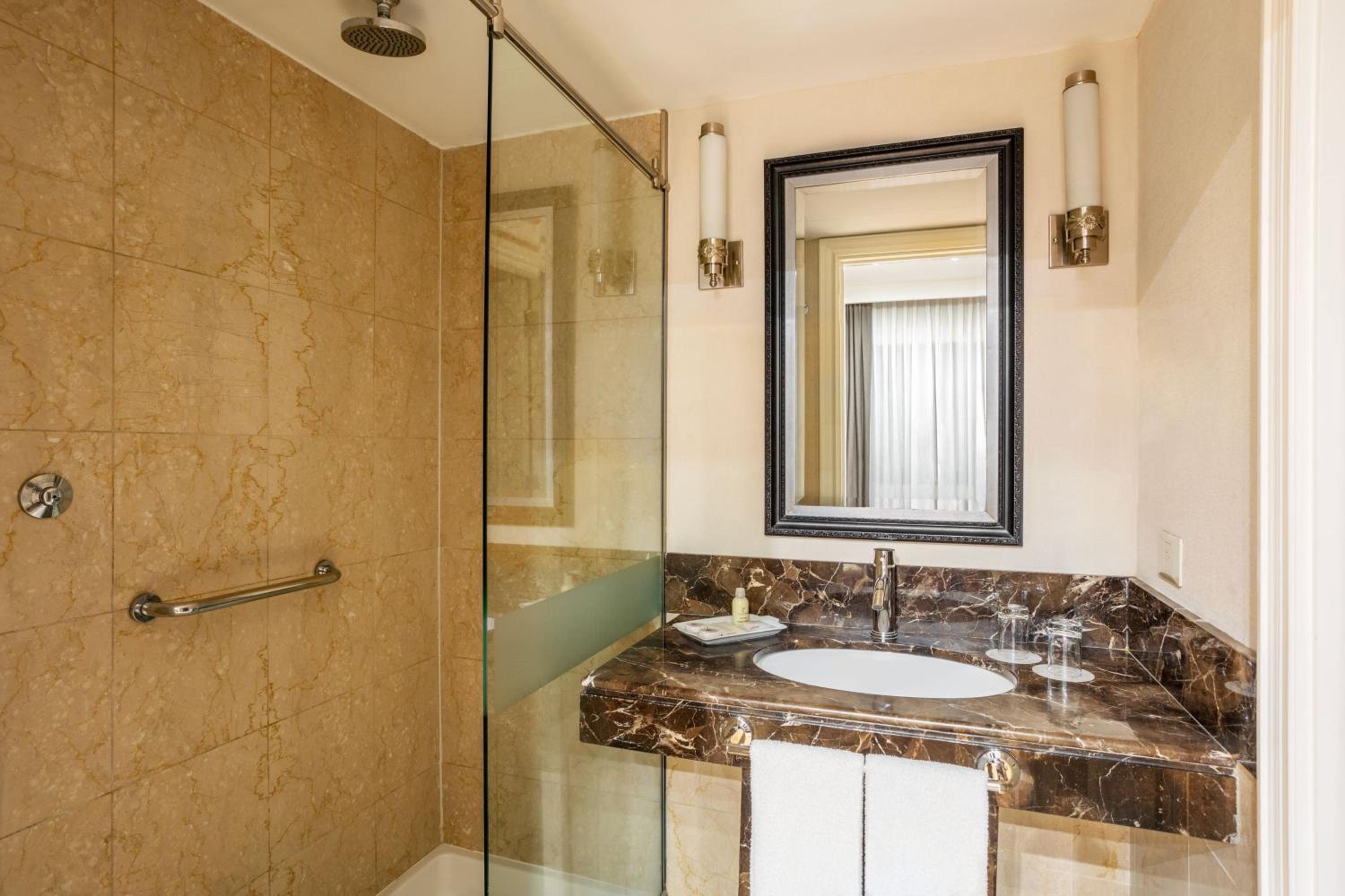 Deluxe, Guest room, 2 Double