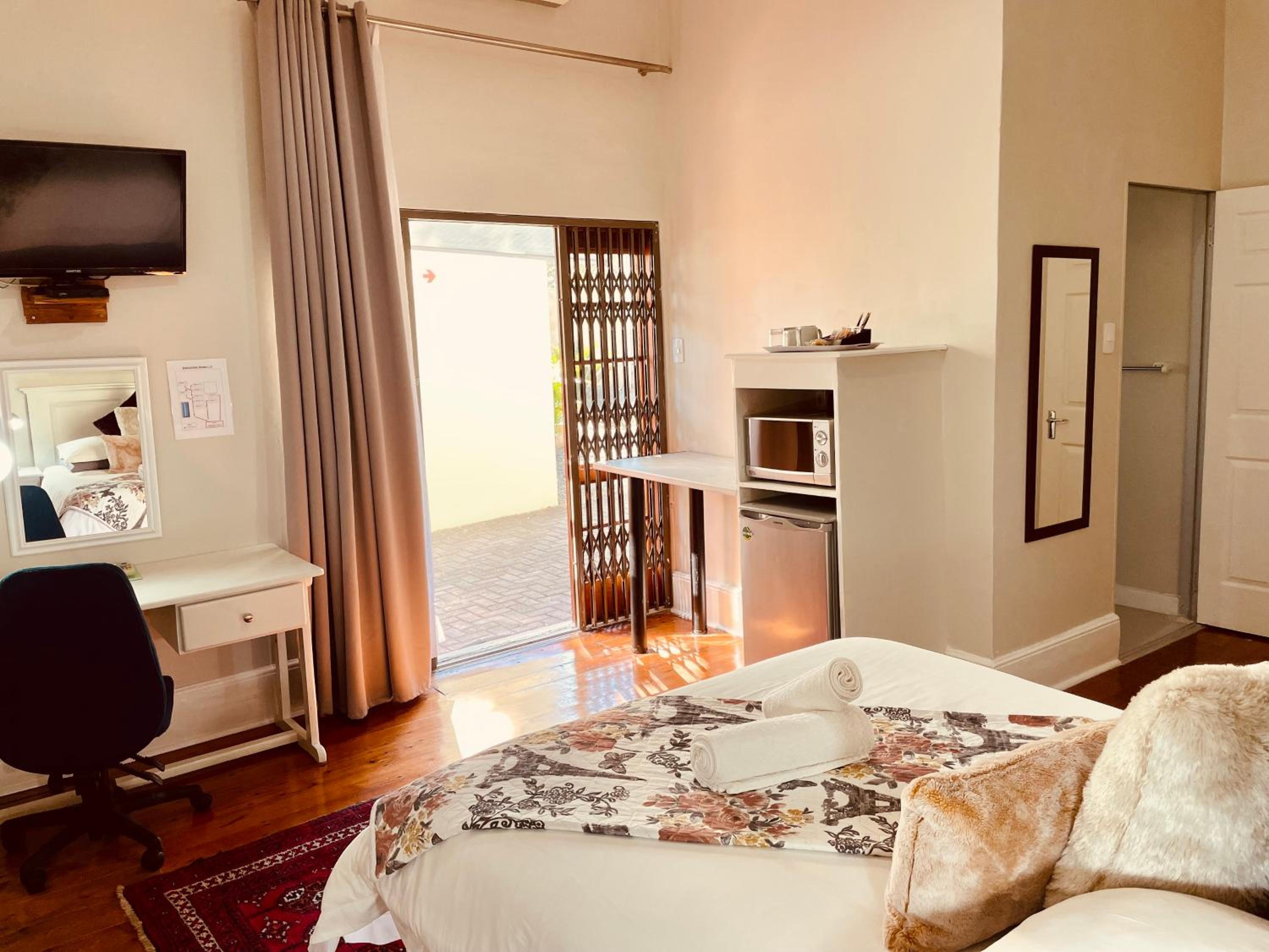 King Room with Garden View photo 2