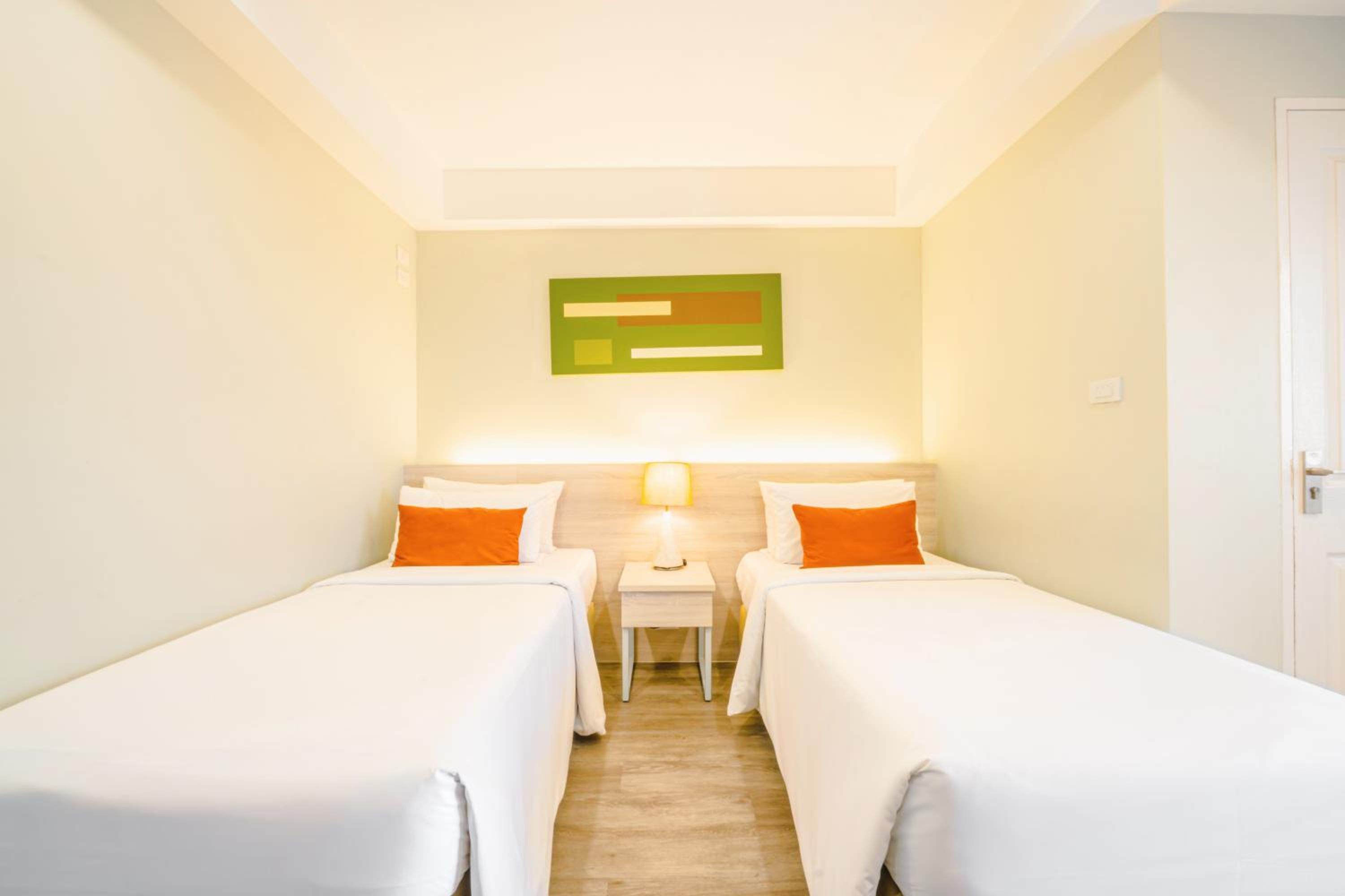 Budget Double Room - Photo 6