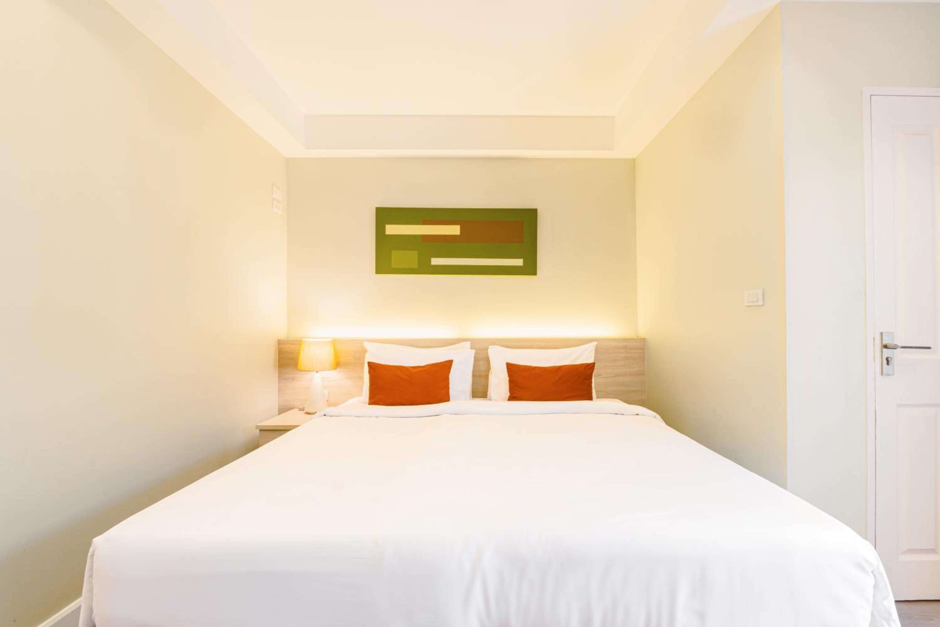 Budget Double Room - Photo 5