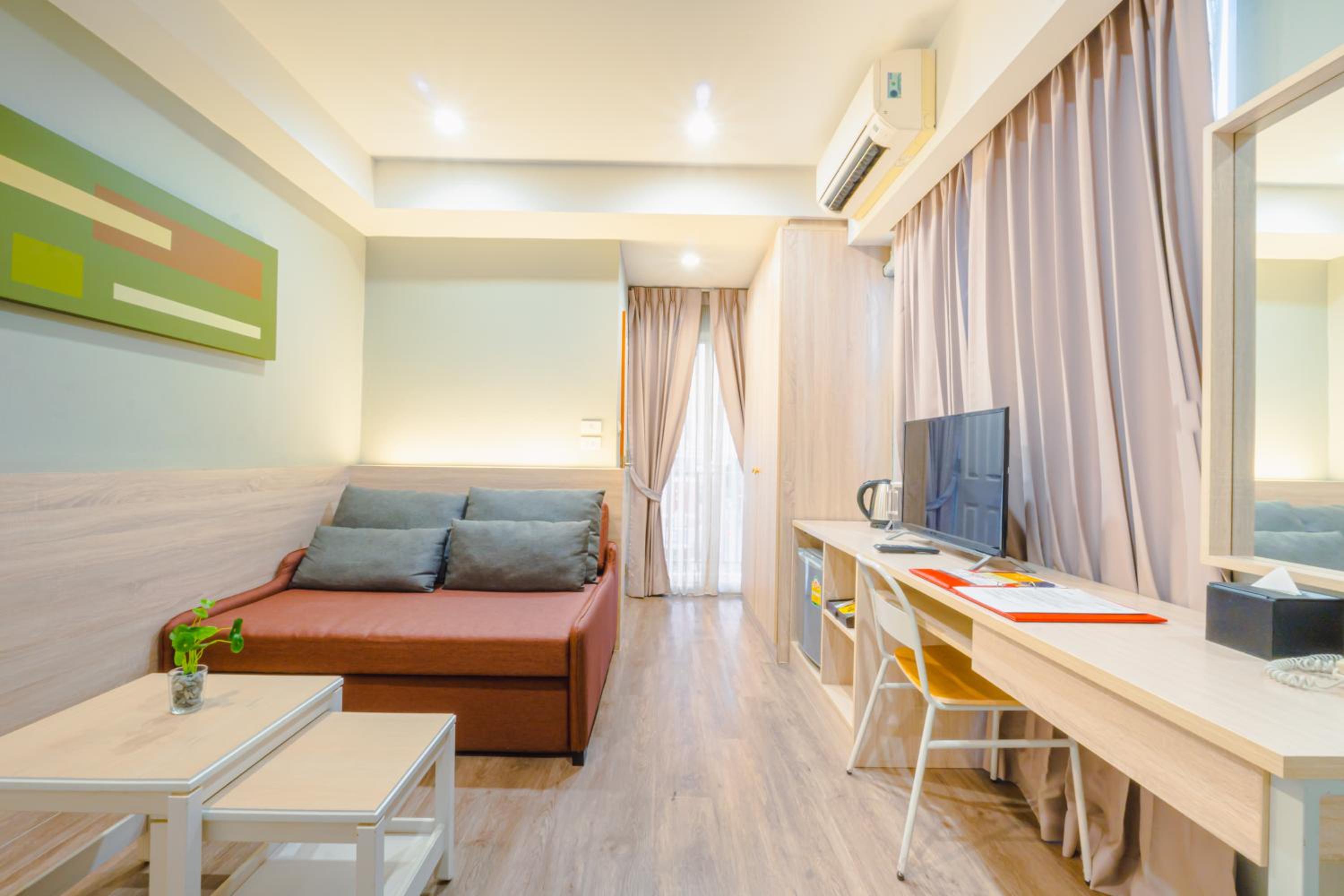 Suite - Photo 6