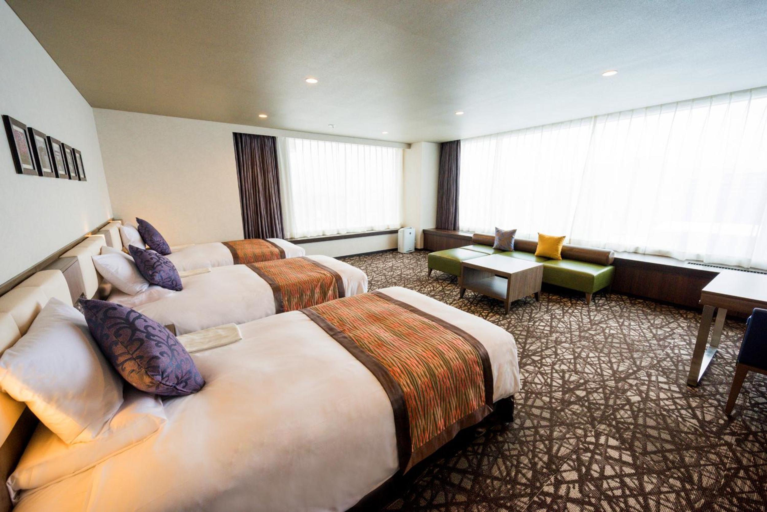 Grand Deluxe Family Room - Non-Smoking - Photo 11