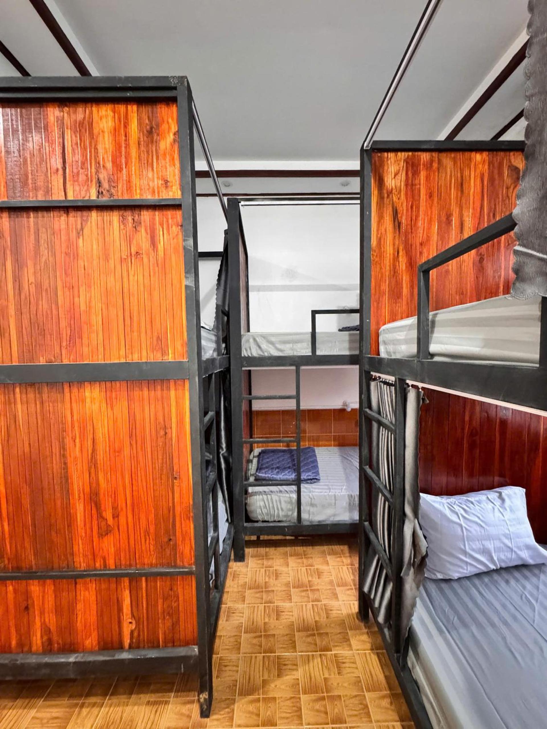 Bed in 6-Bed Female Dormitory Room photo 1