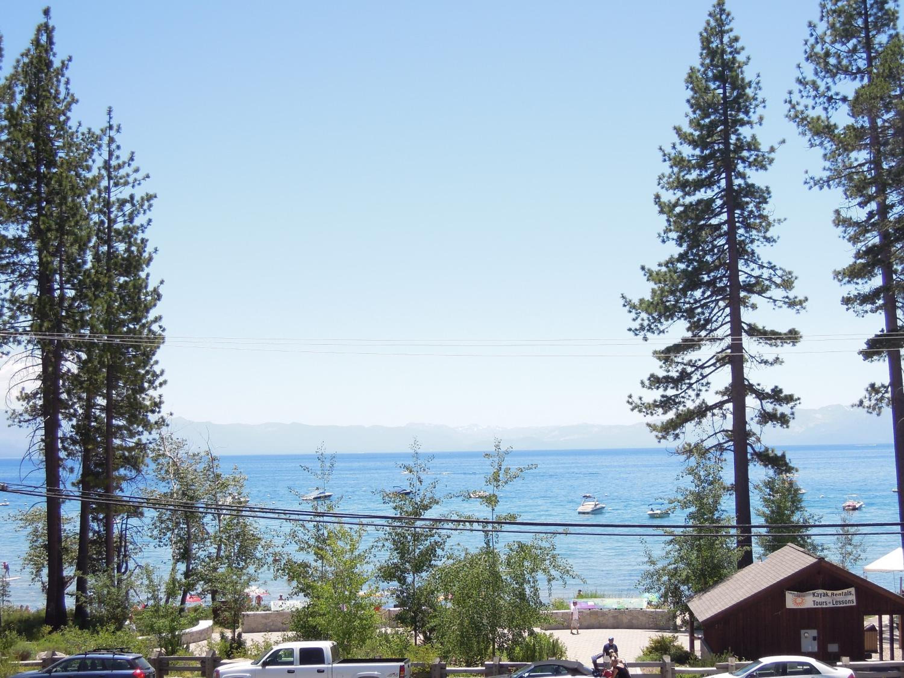 King Room with Lake View - Photo 2