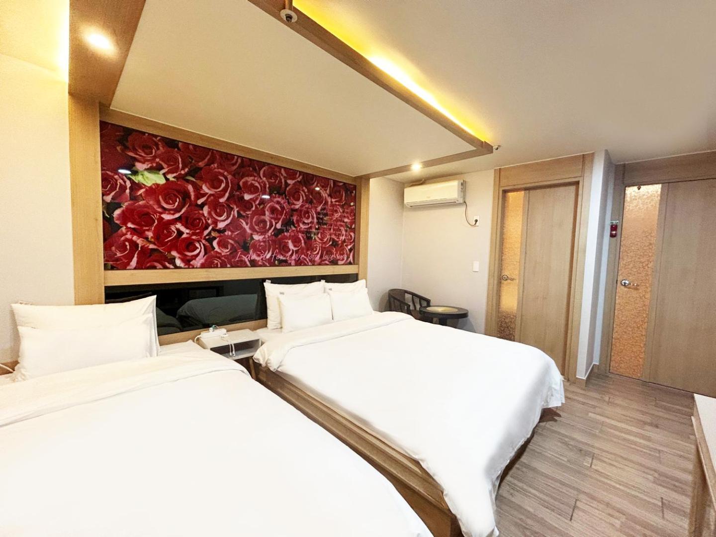 Double or Twin Room - Photo 2