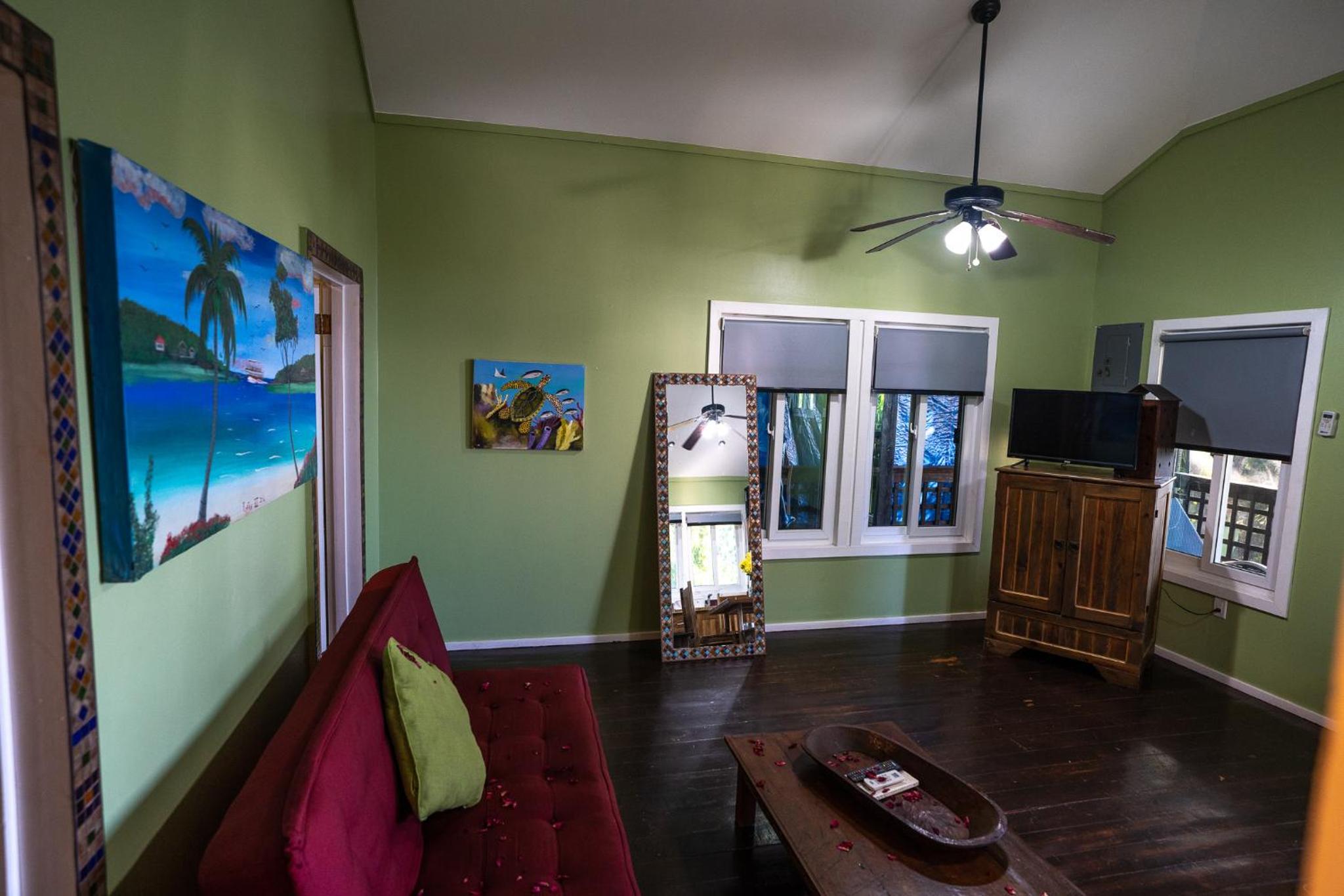 Quadruple Room with Private Bathroom photo 2
