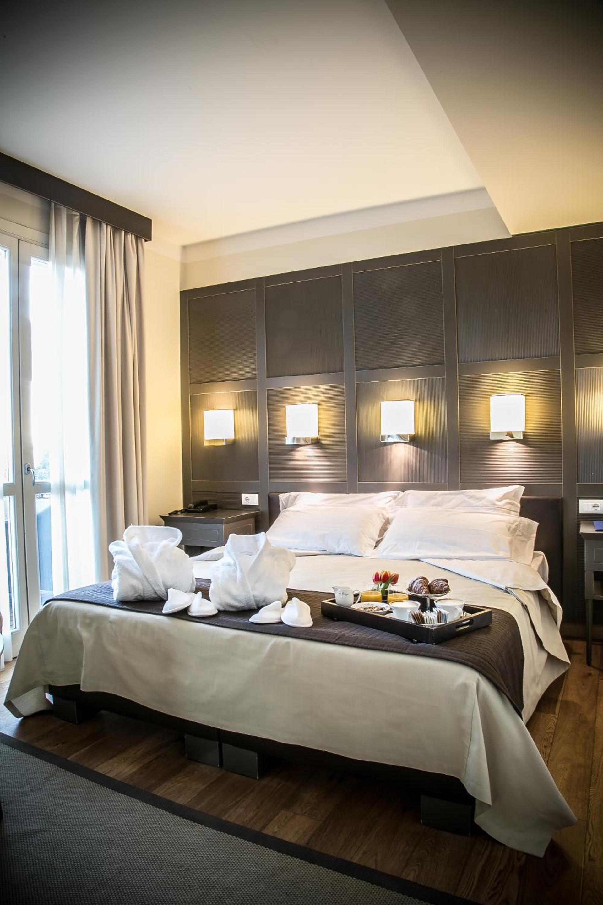 Deluxe Double Room - Photo 2