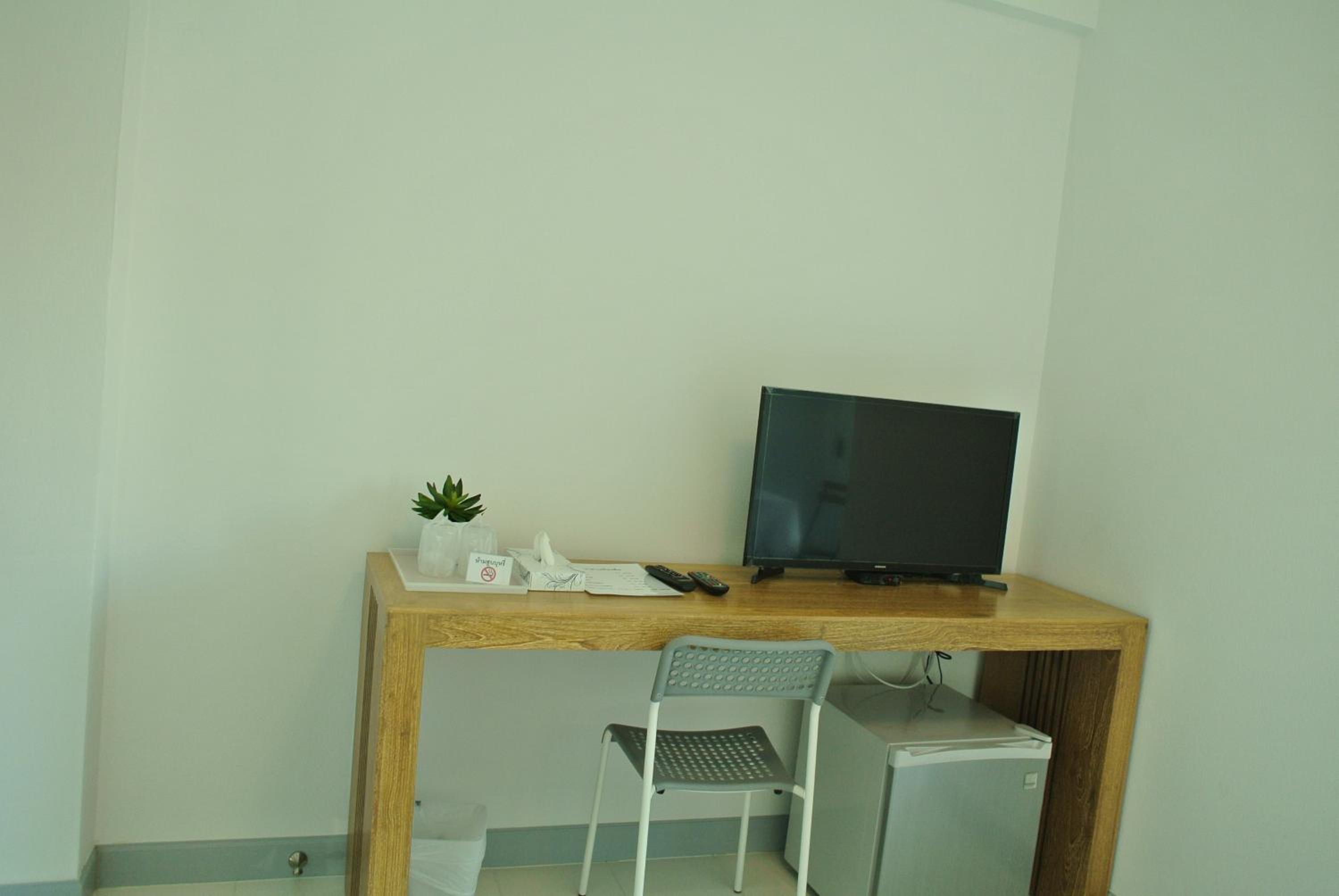 Double Room with Balcony - Photo 10