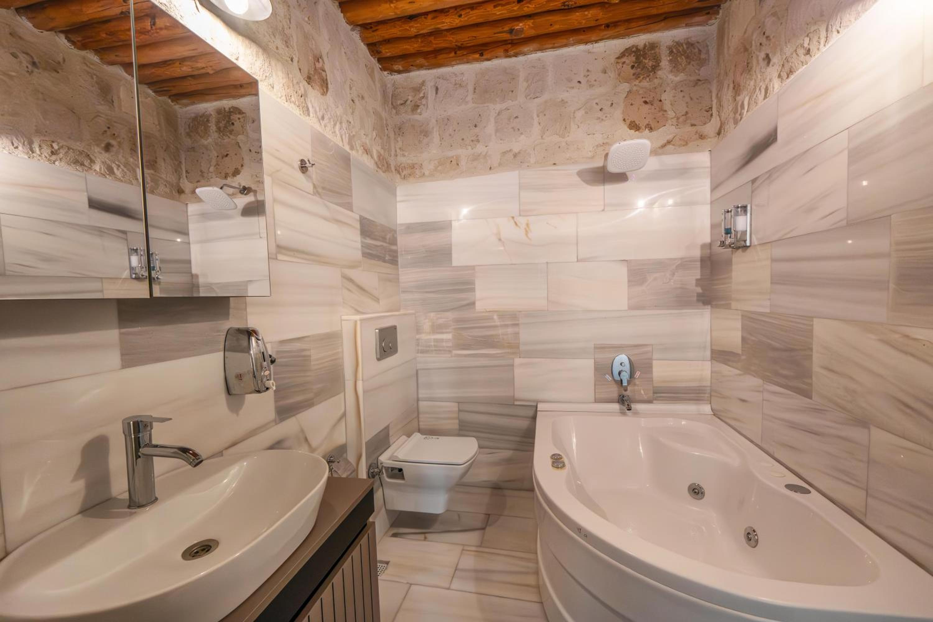 Deluxe Double Room with Bath