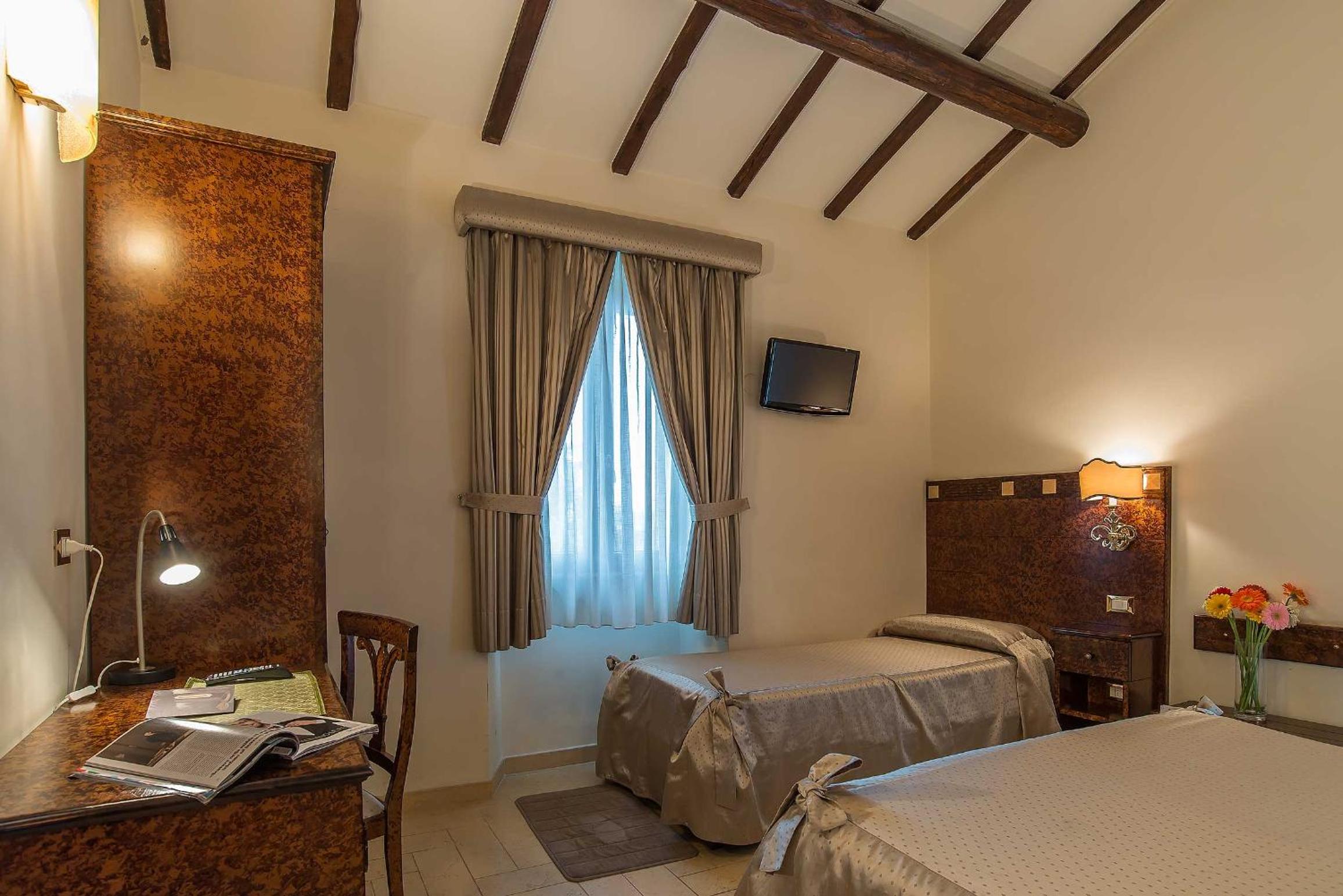 Triple Room photo 2