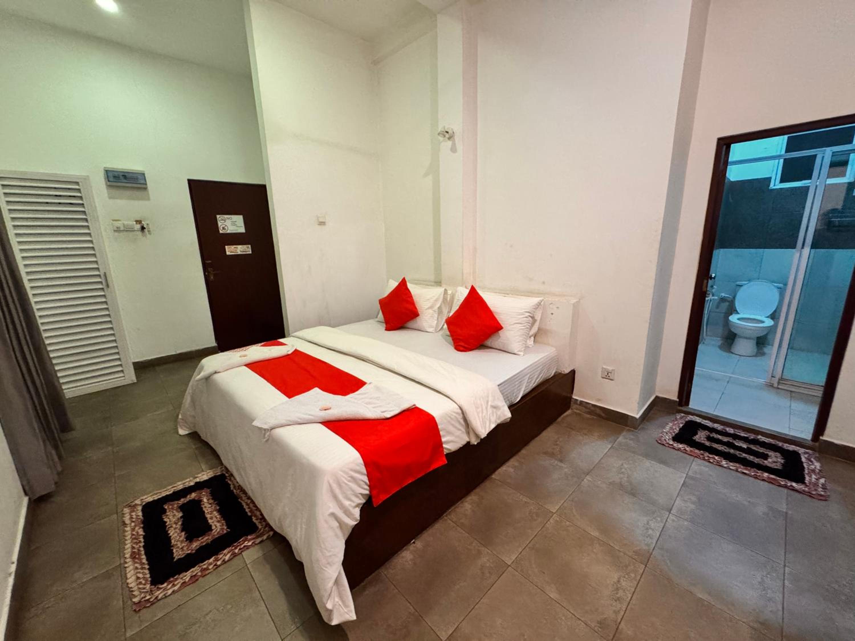 Deluxe King Room photo 1