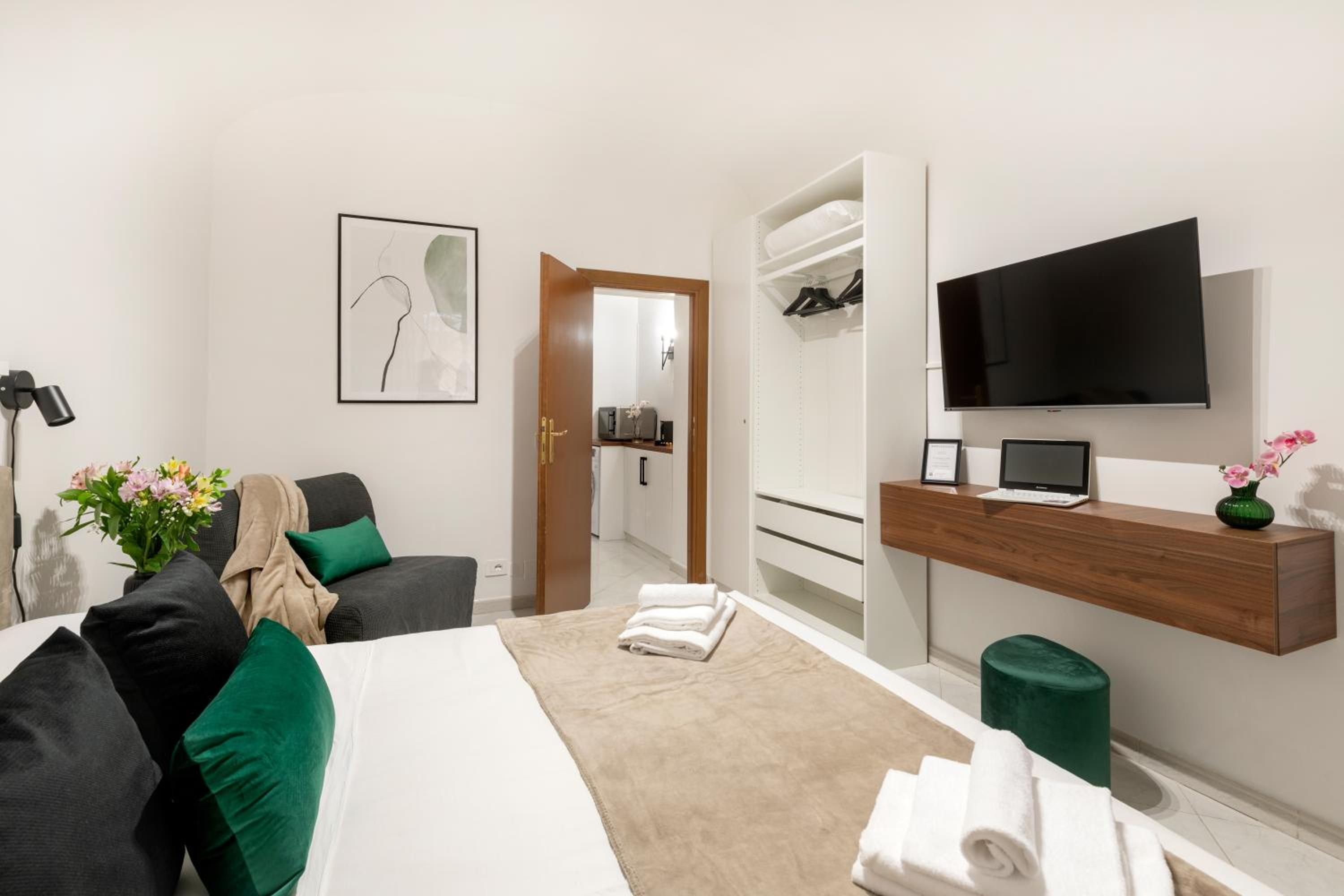 One-Bedroom Apartment