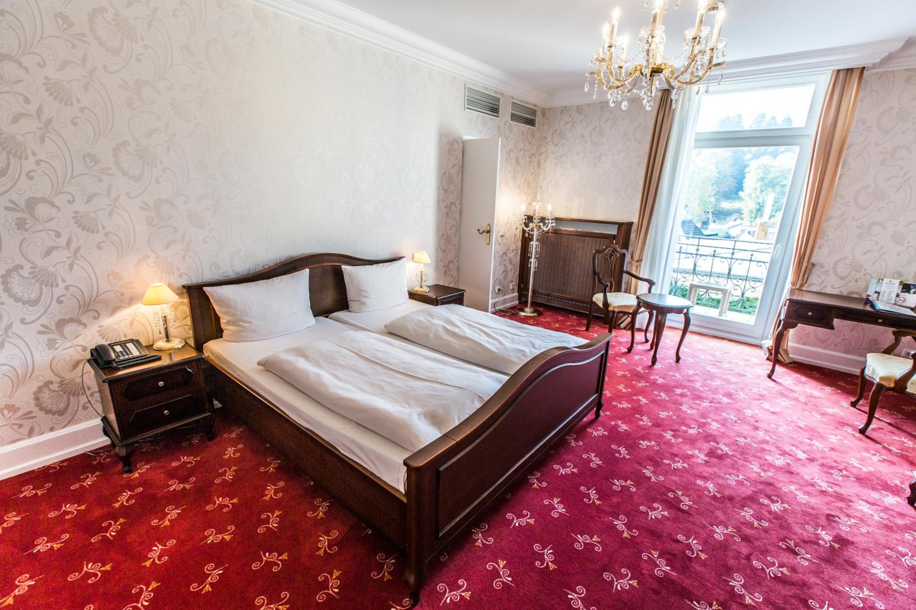 Deluxe Double Room - Photo 8