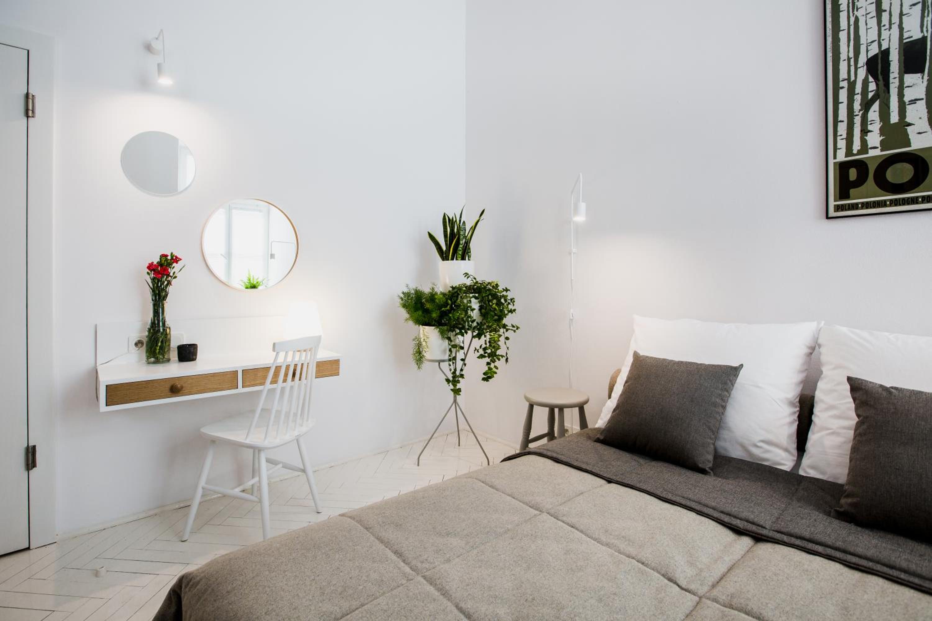 Studio Apartment with Courtyard View - Photo 1