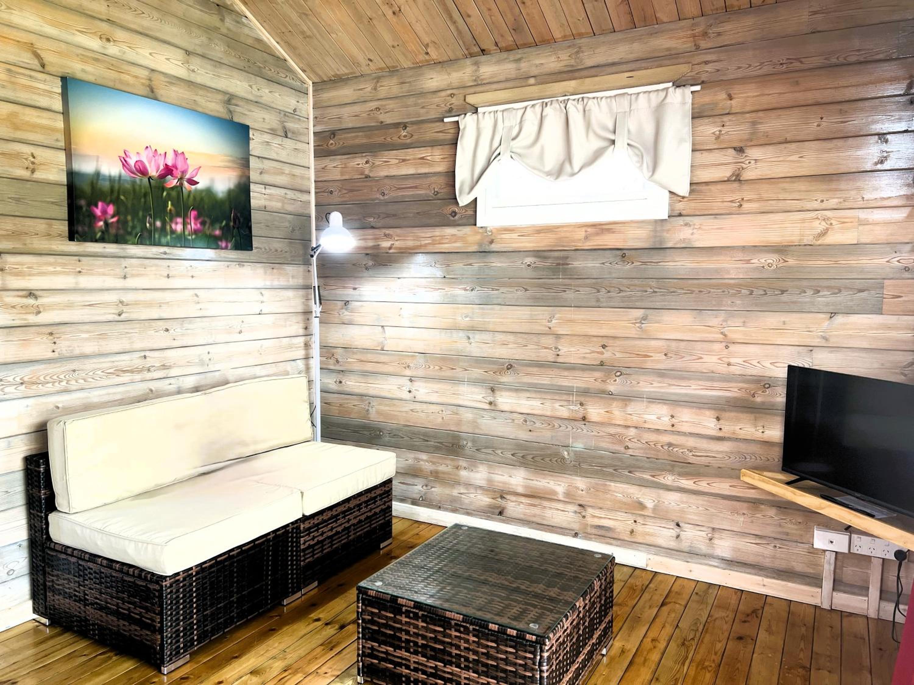 Red Hibiscus Villa 10