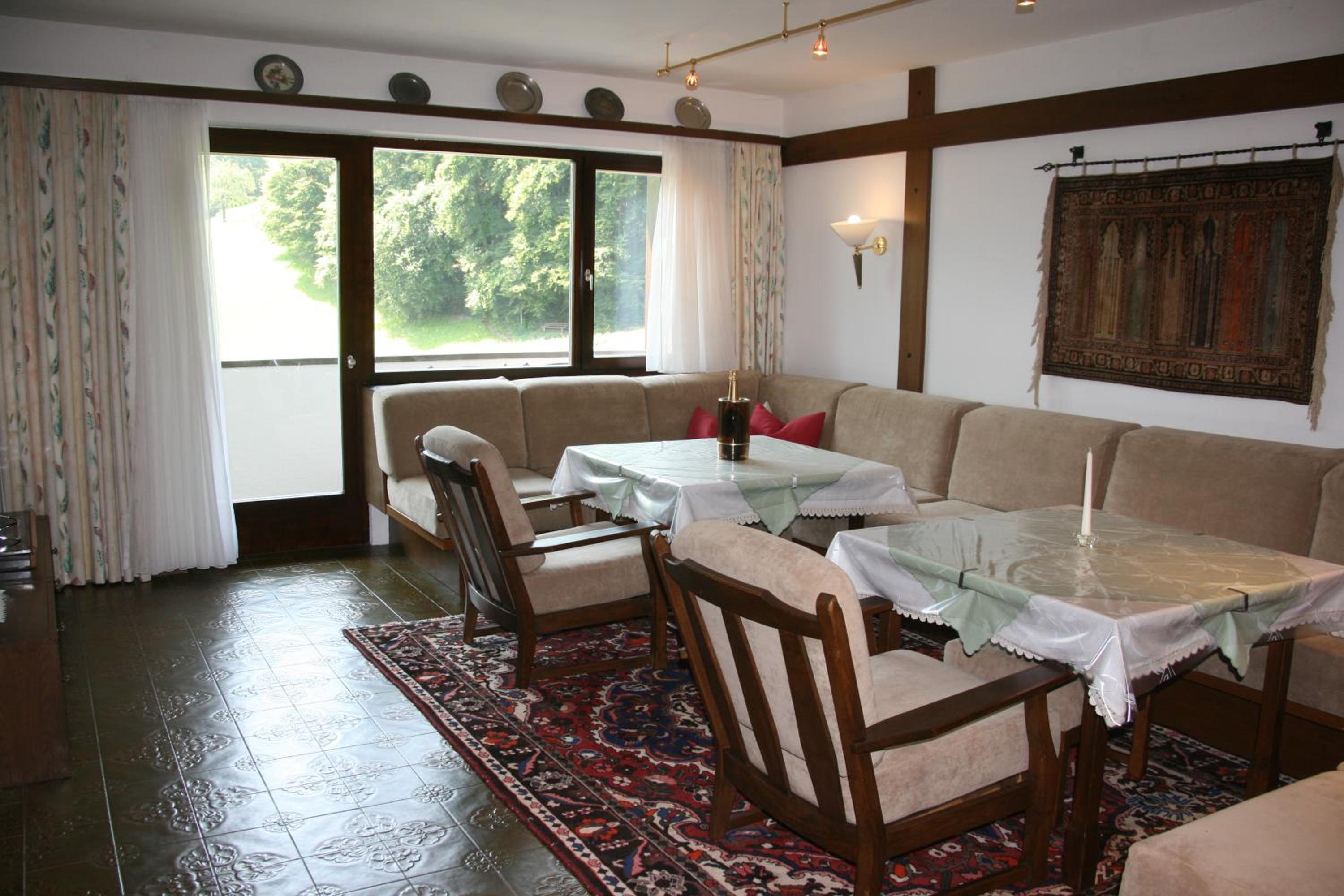 Apartment with Mountain View photo 3