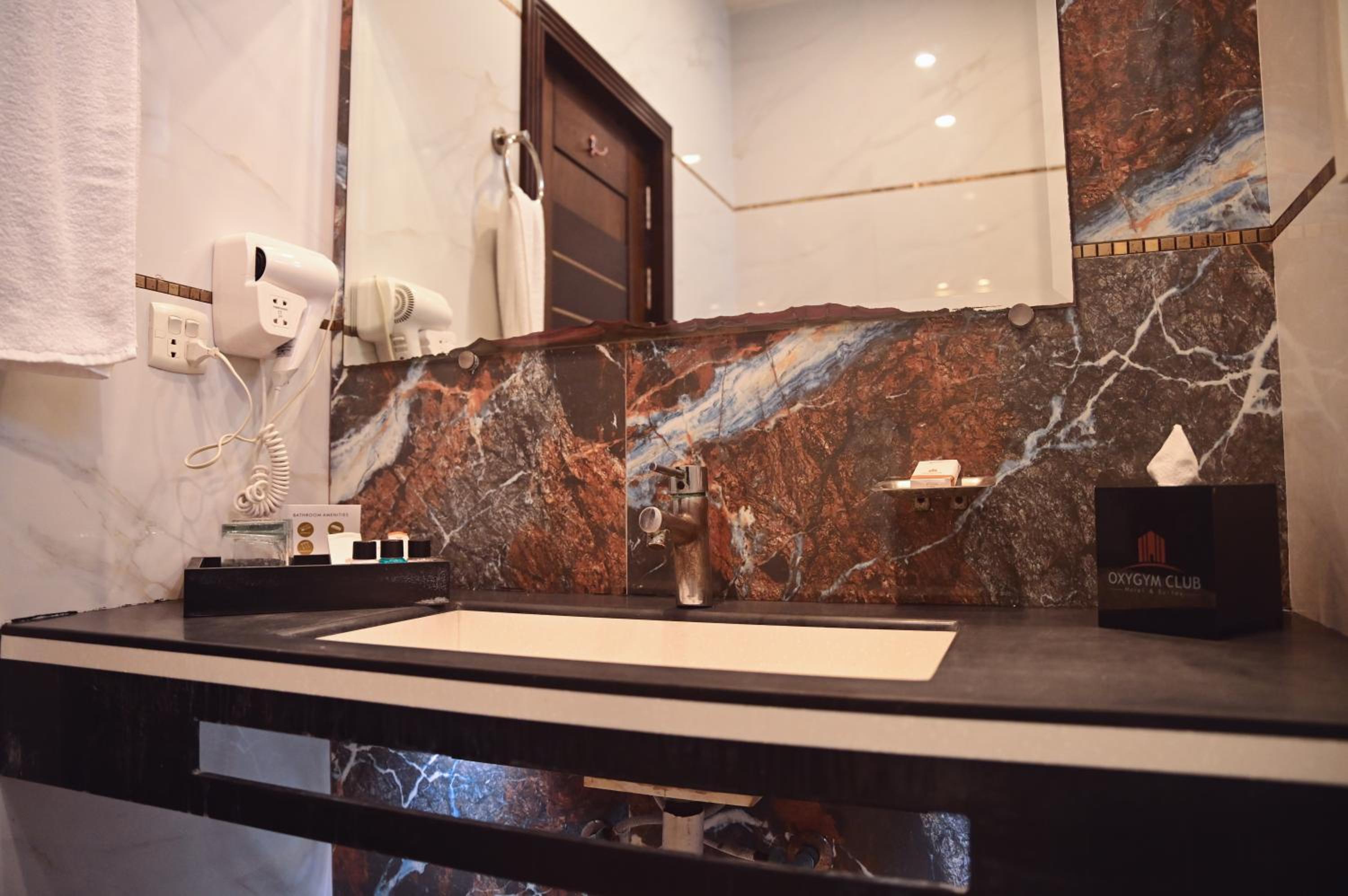 Deluxe King Room with Shower - Non-Smoking photo 1