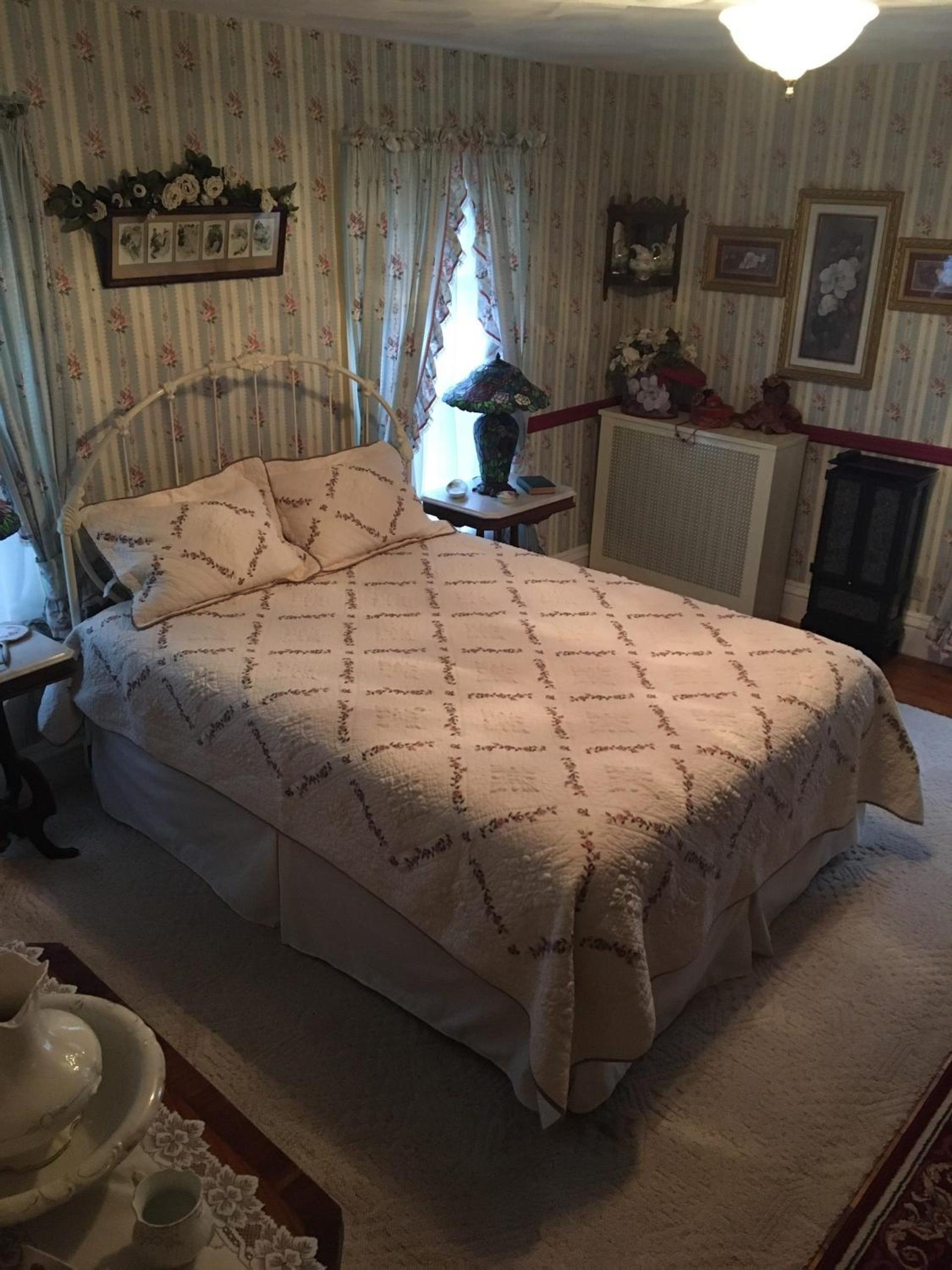 Standard Queen Room photo 3