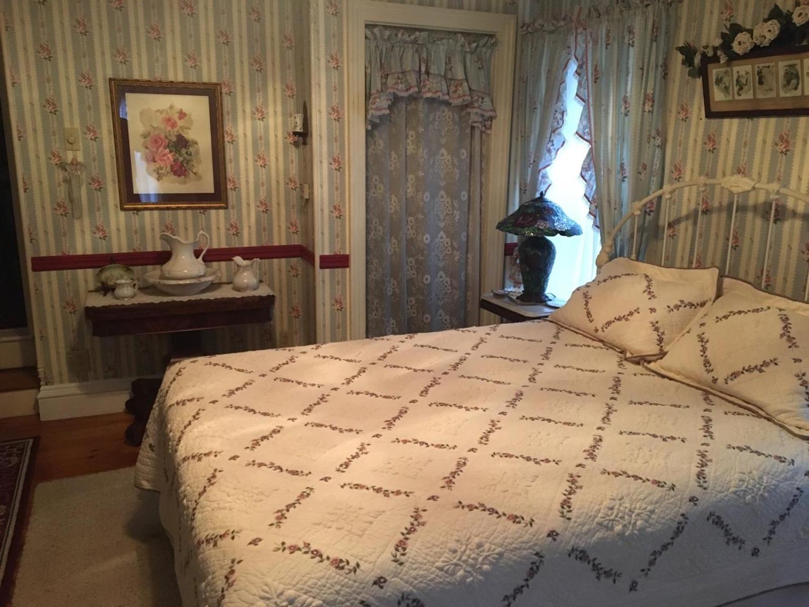 Standard Queen Room photo 1