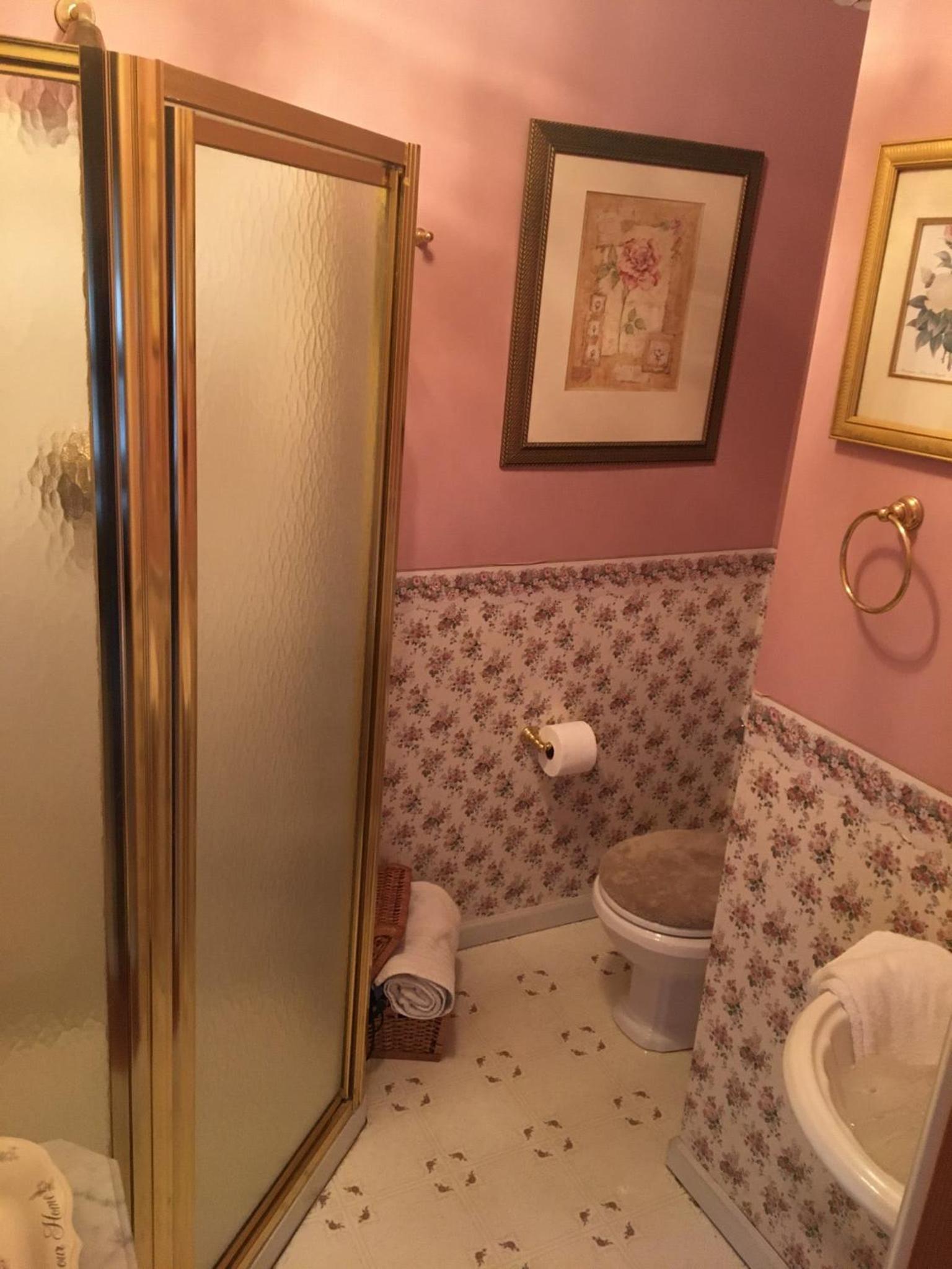 Standard Queen Room photo 2