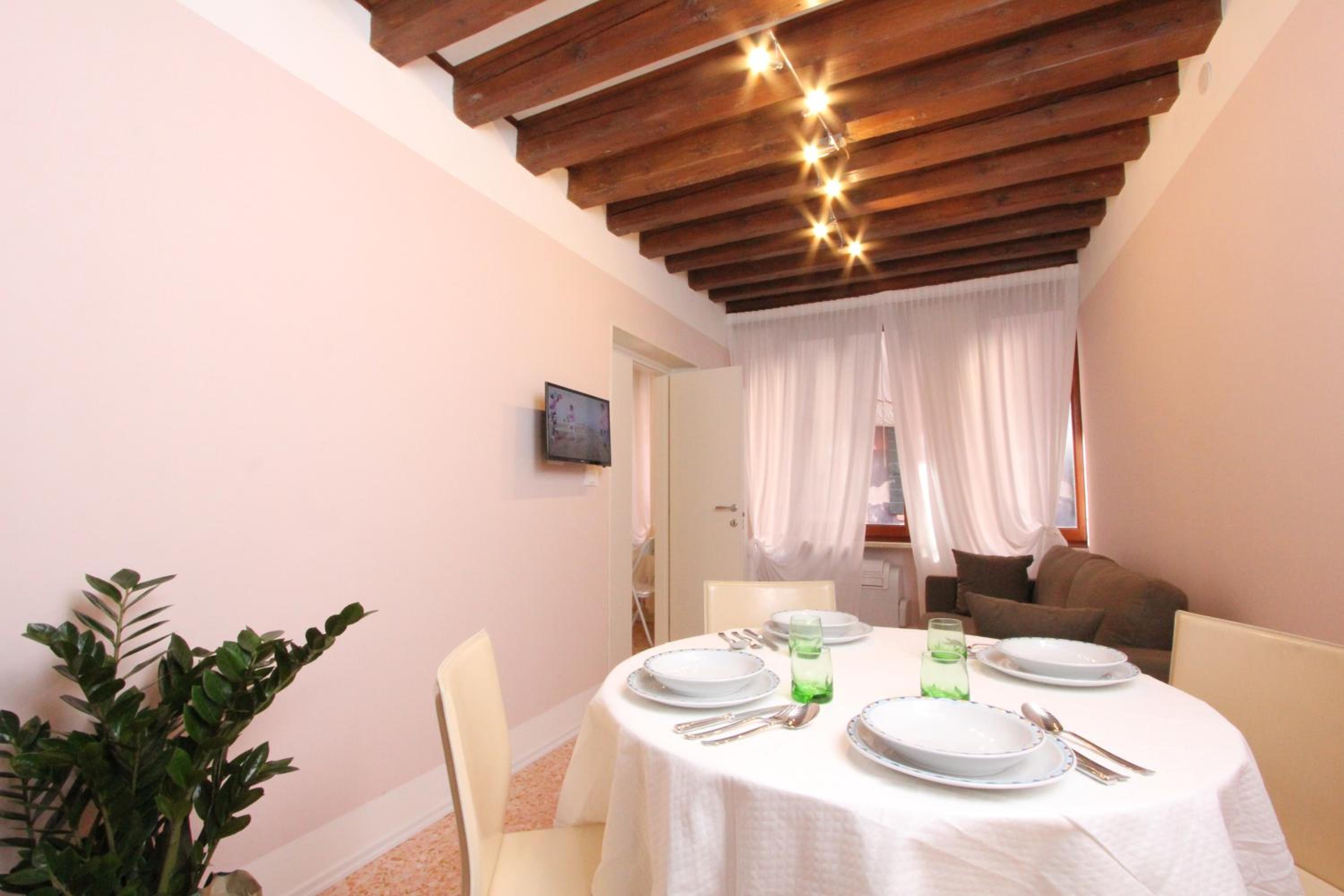 San Marco Canal Two-Bedroom Apartment photo 2