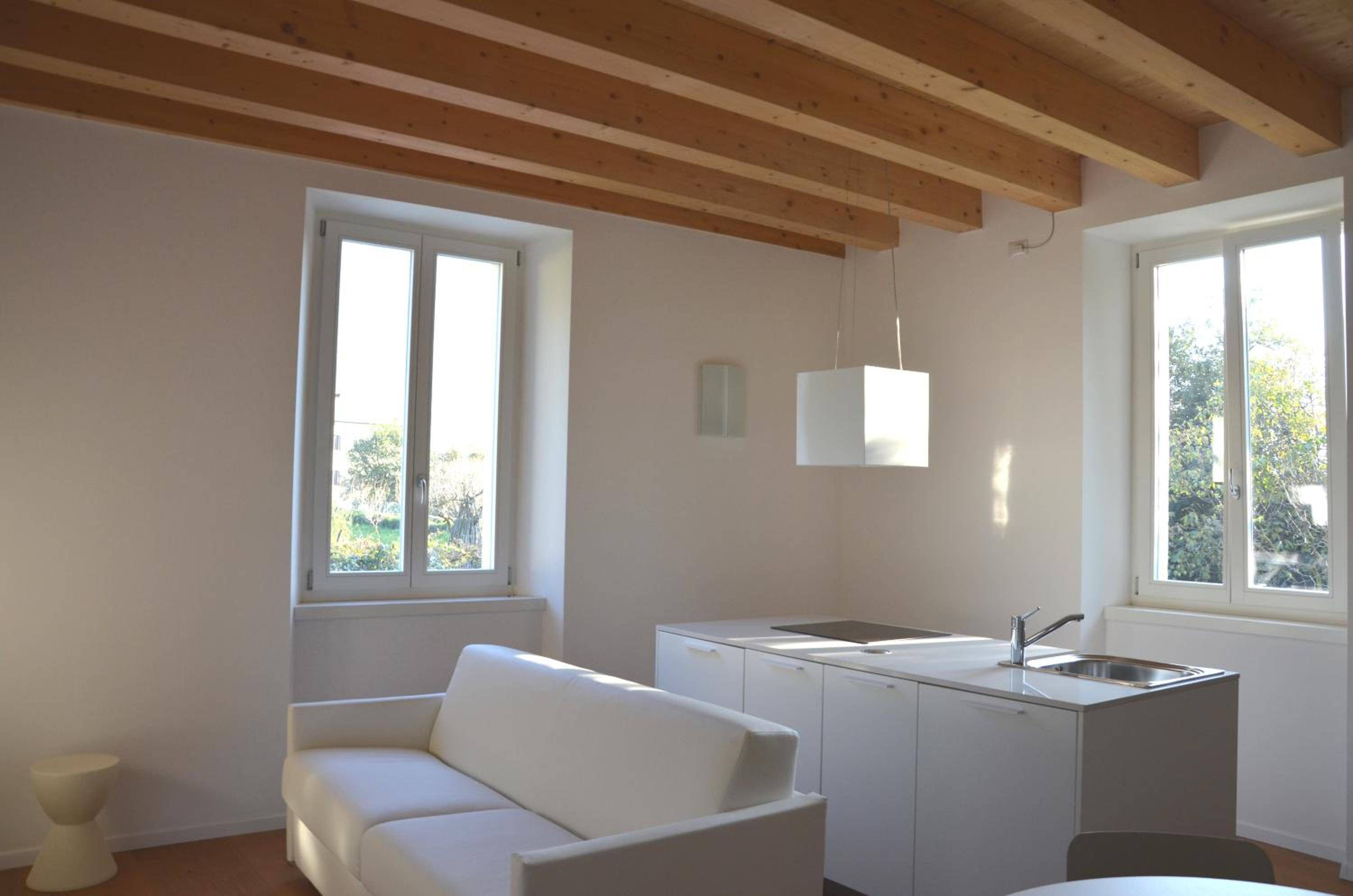 One-Bedroom Apartment with Balcony Sole photo 1