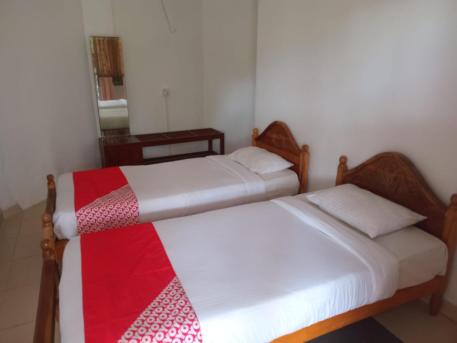 Budget Twin Room photo 2
