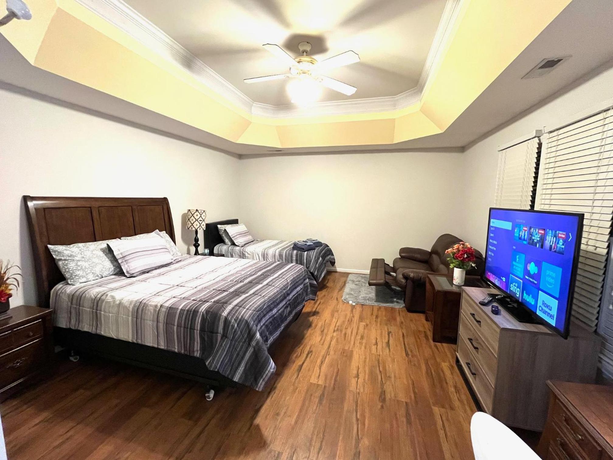 Deluxe Family Room photo 2