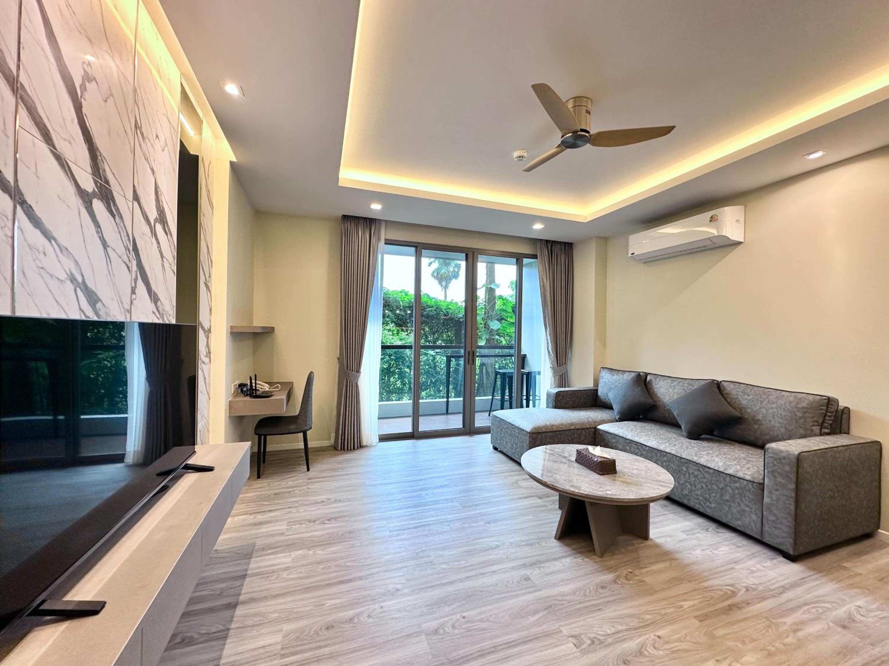 Deluxe Suite