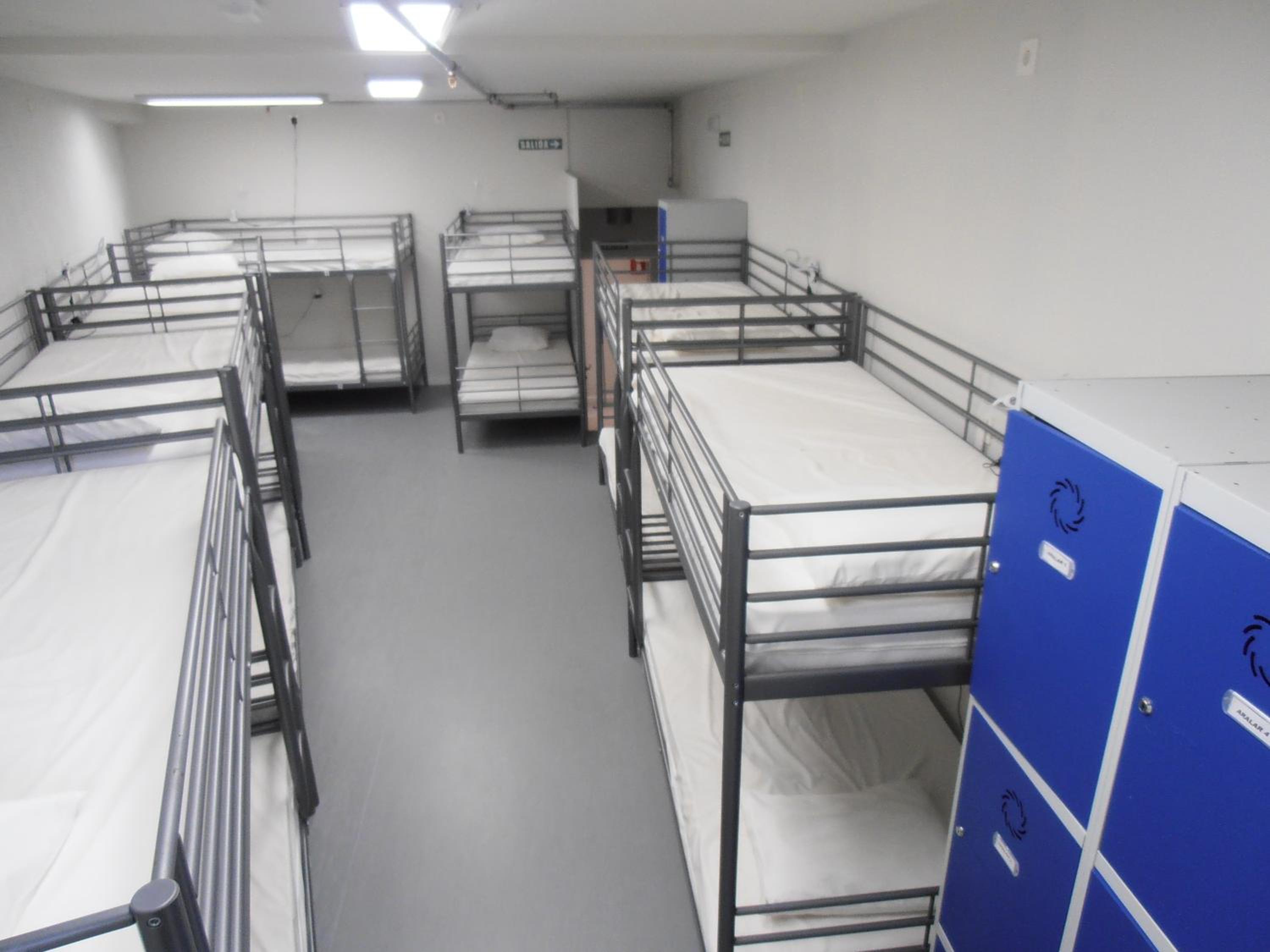 Bed in 14-Bed Mixed Dormitory Room