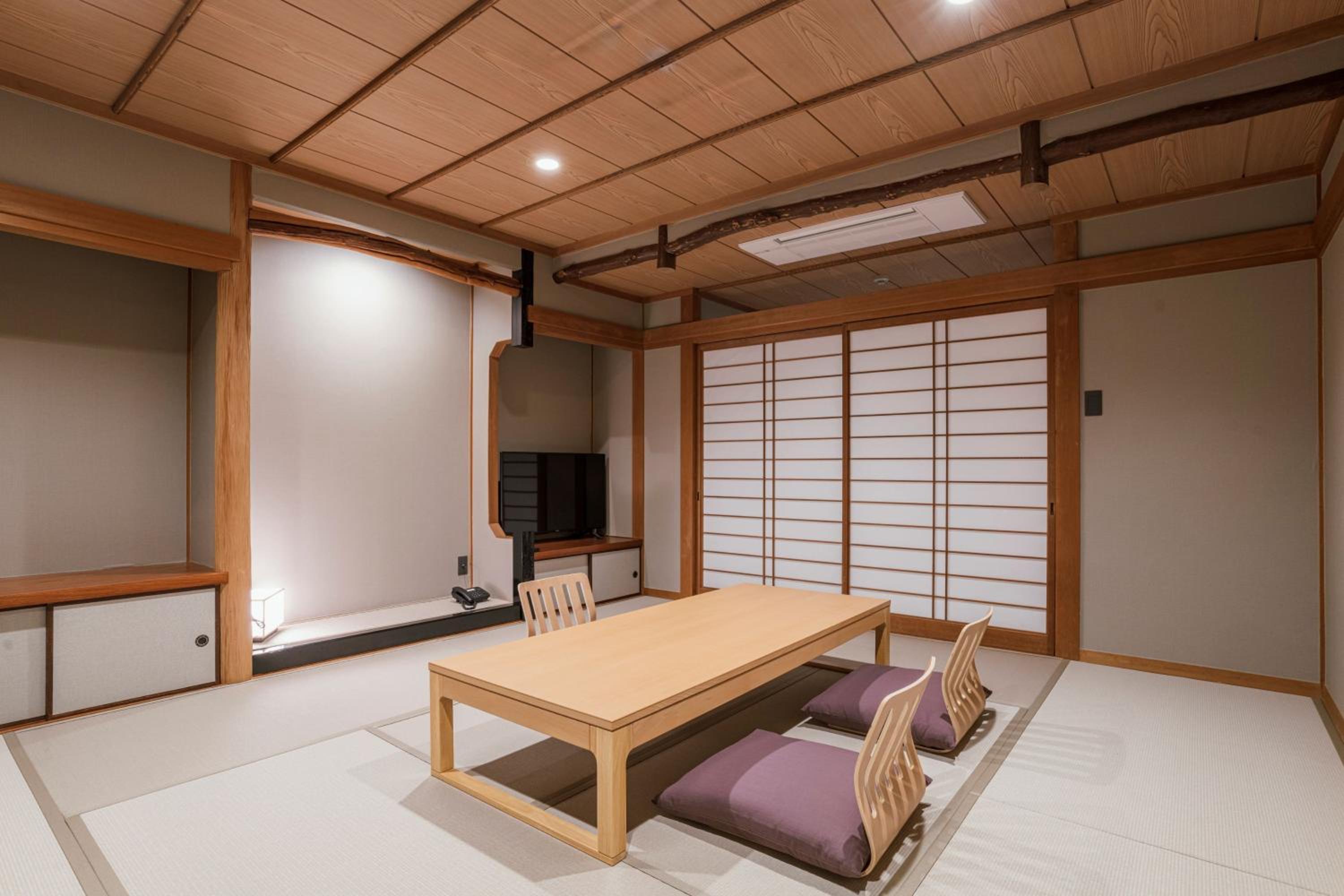 Connecting Room (Breakfast and Tajima Beef Kaiseki Dinner Included)