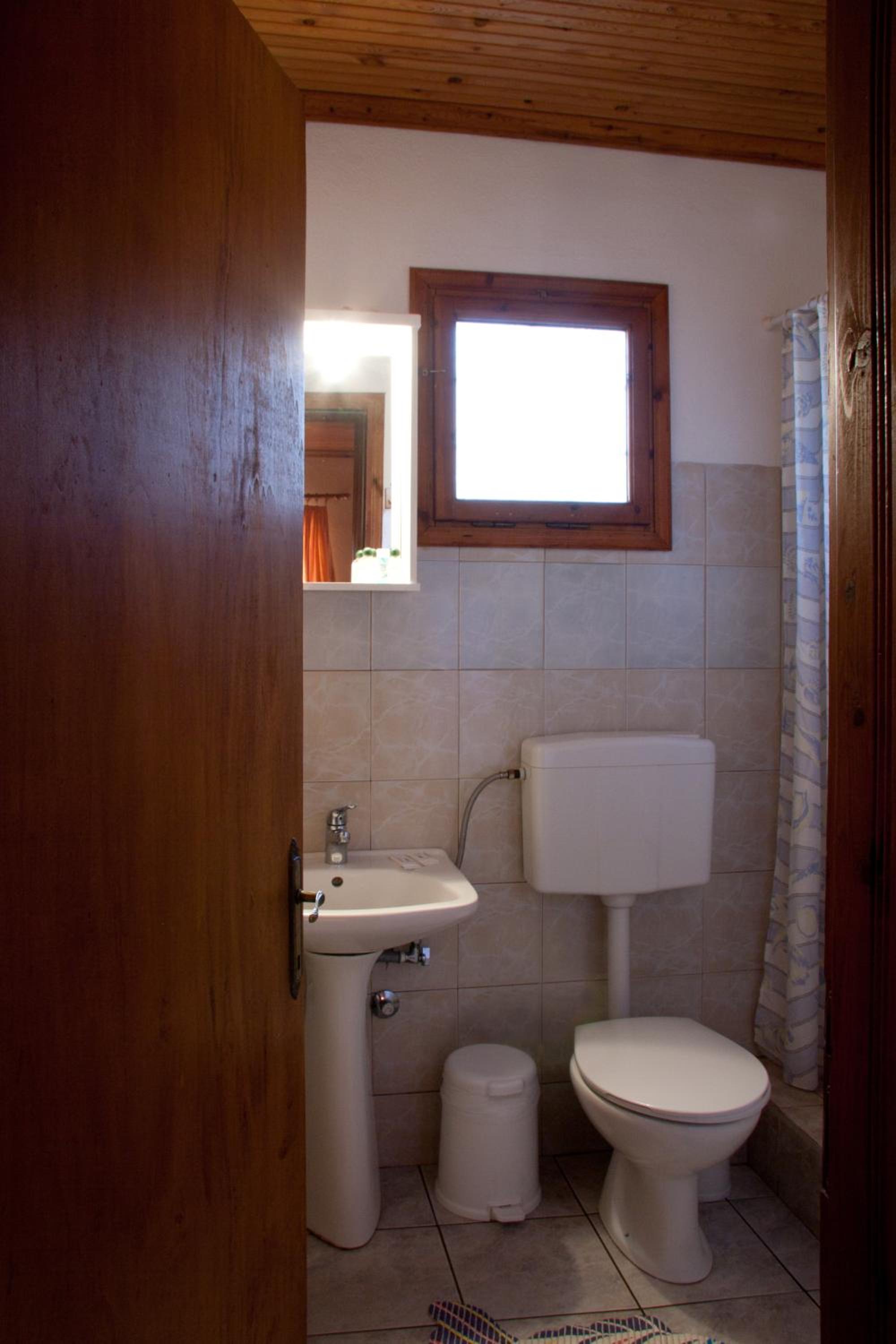 Double Room - Photo 5