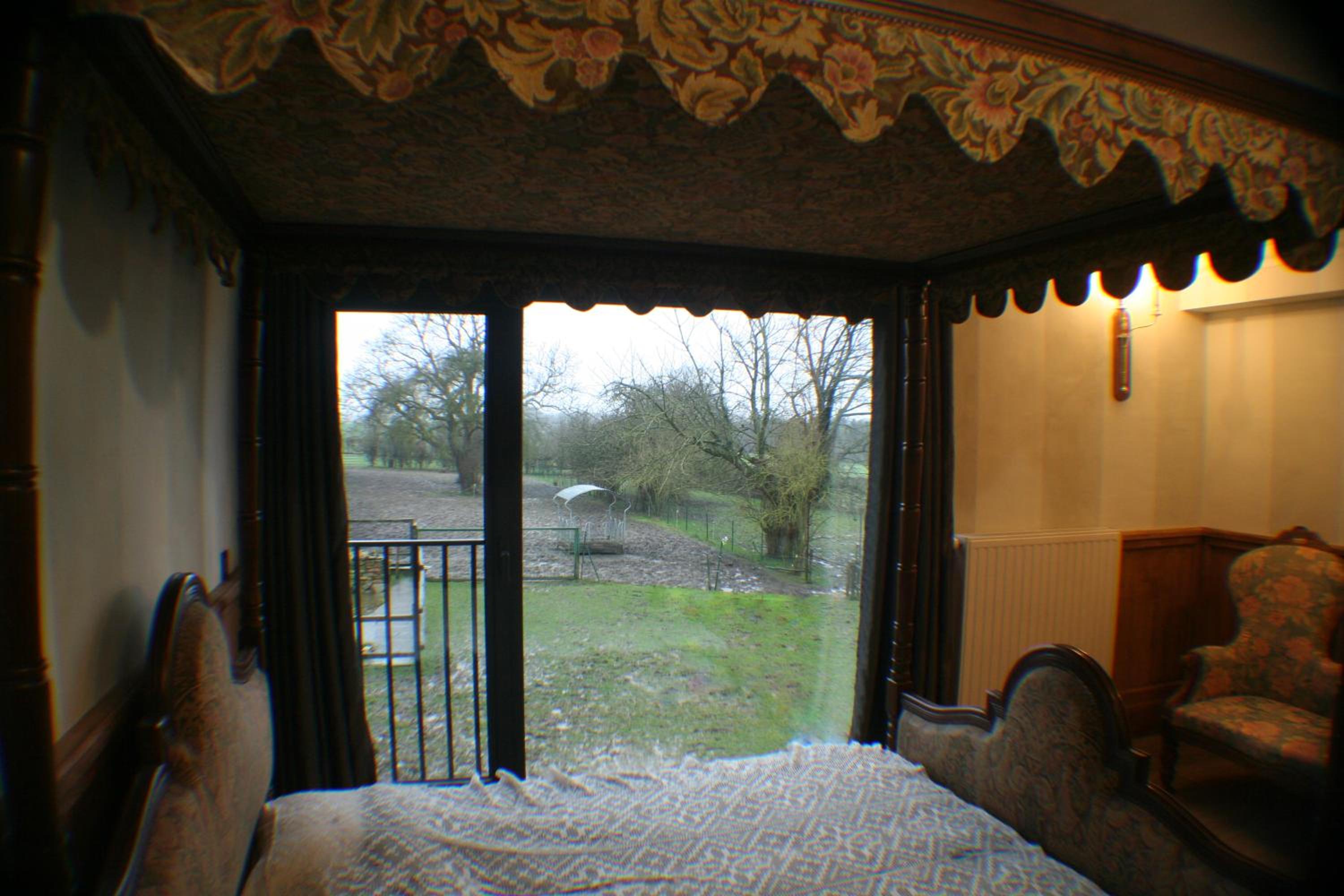 Double Room with Four Poster Bed photo 2