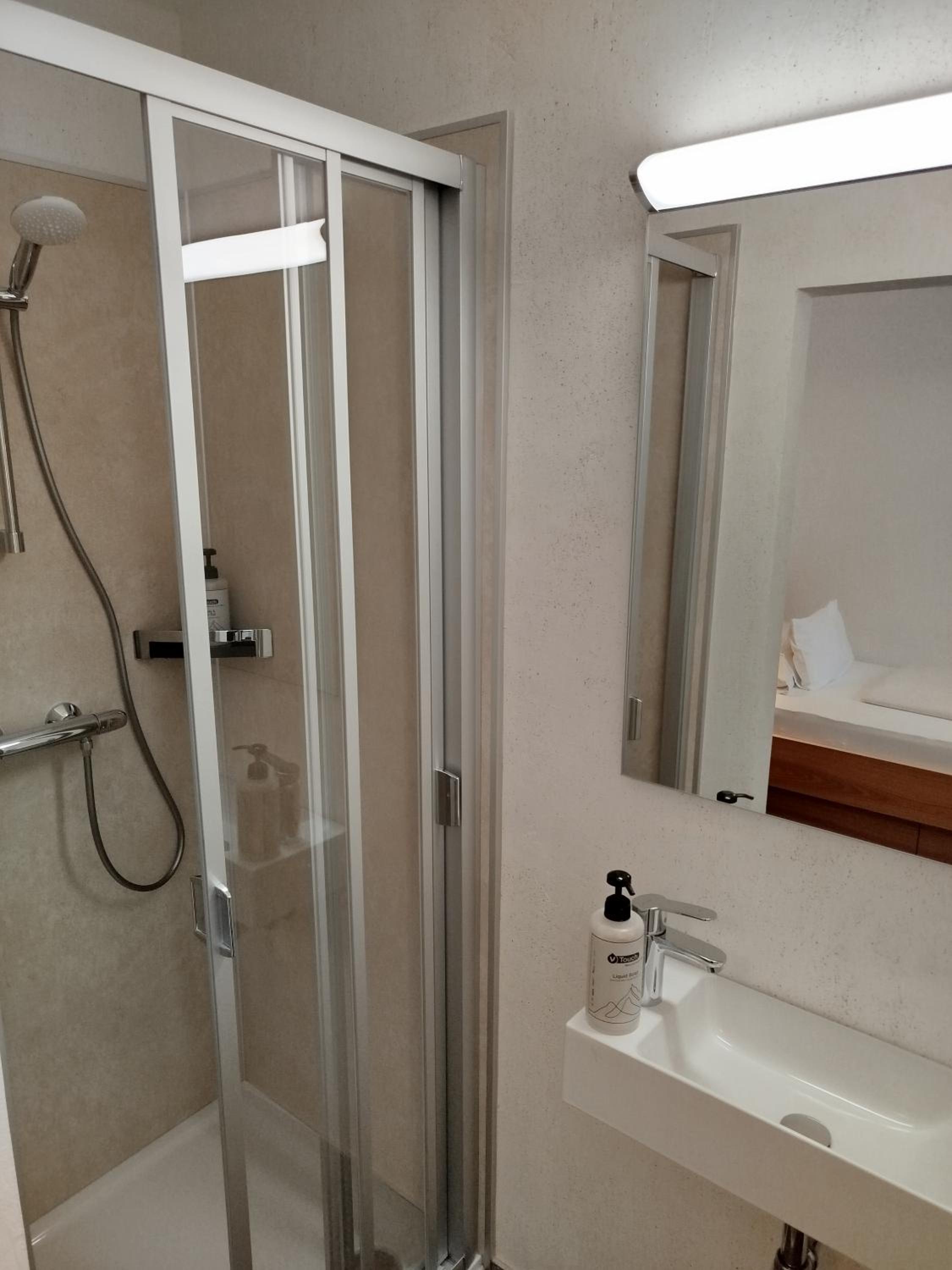 Single Room photo 2